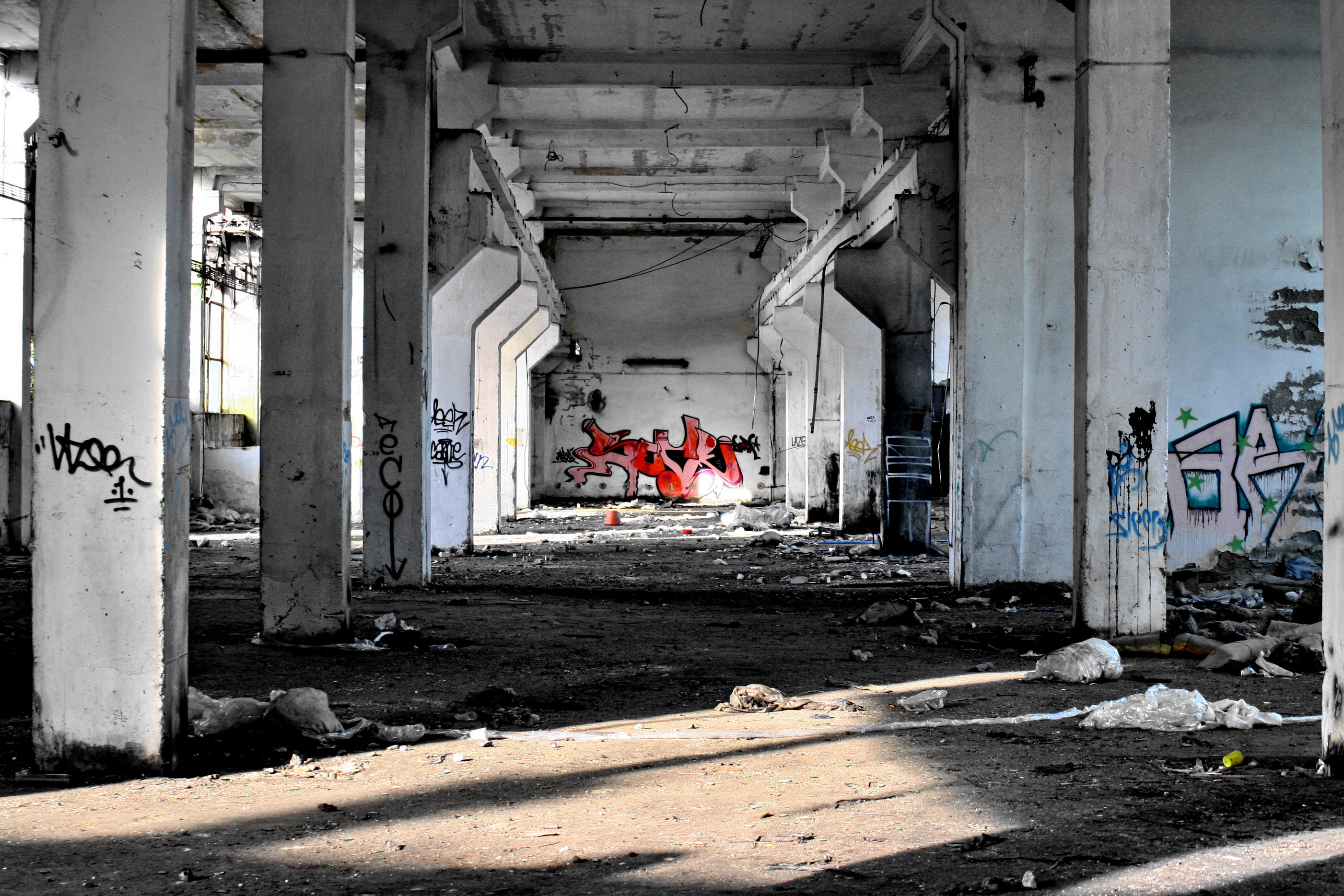 verlaten-plastic-fabriek