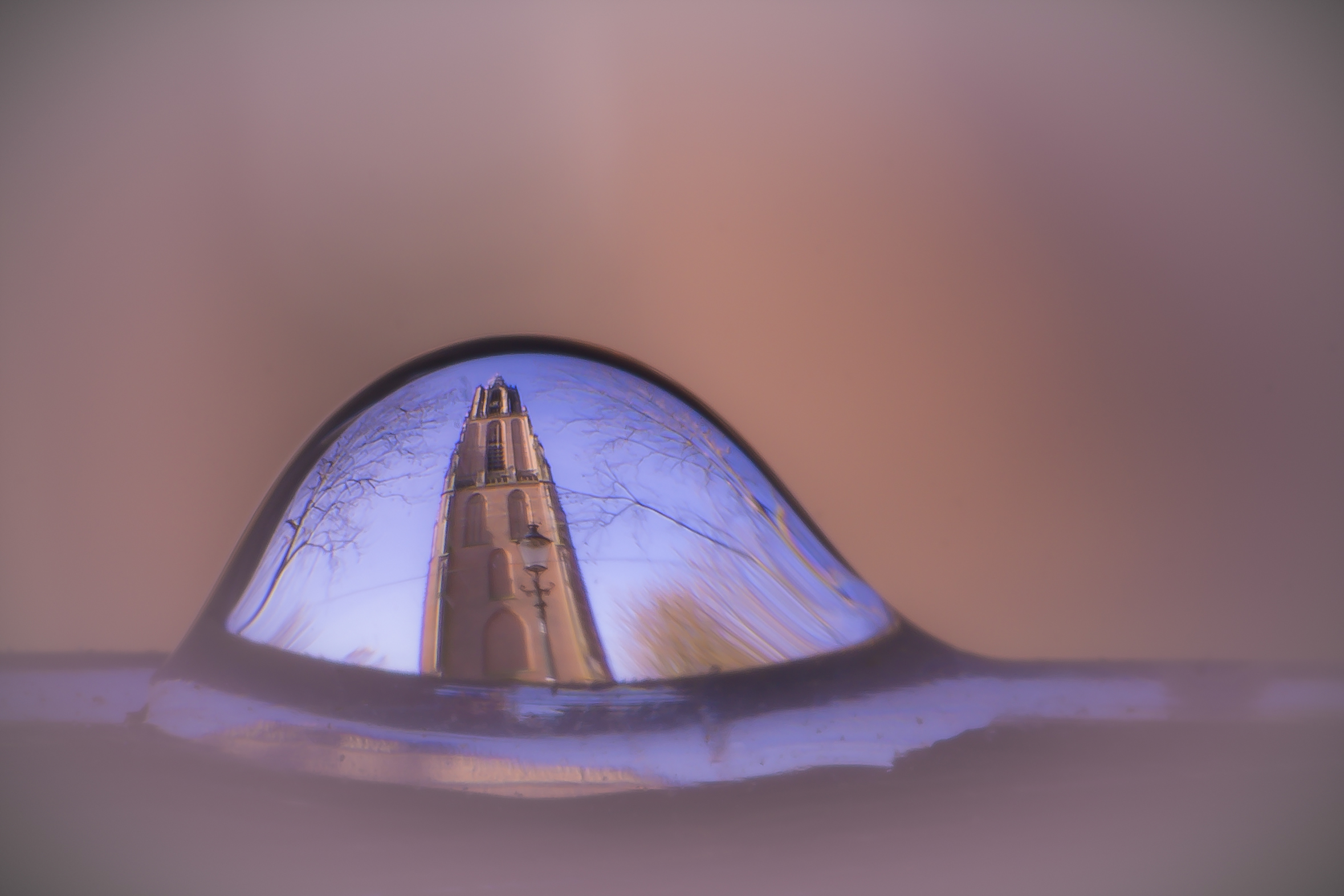 kerktoren-toren-door-een-druppel