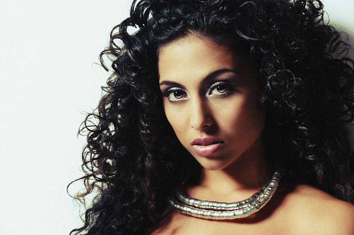 girl-with-a-necklace