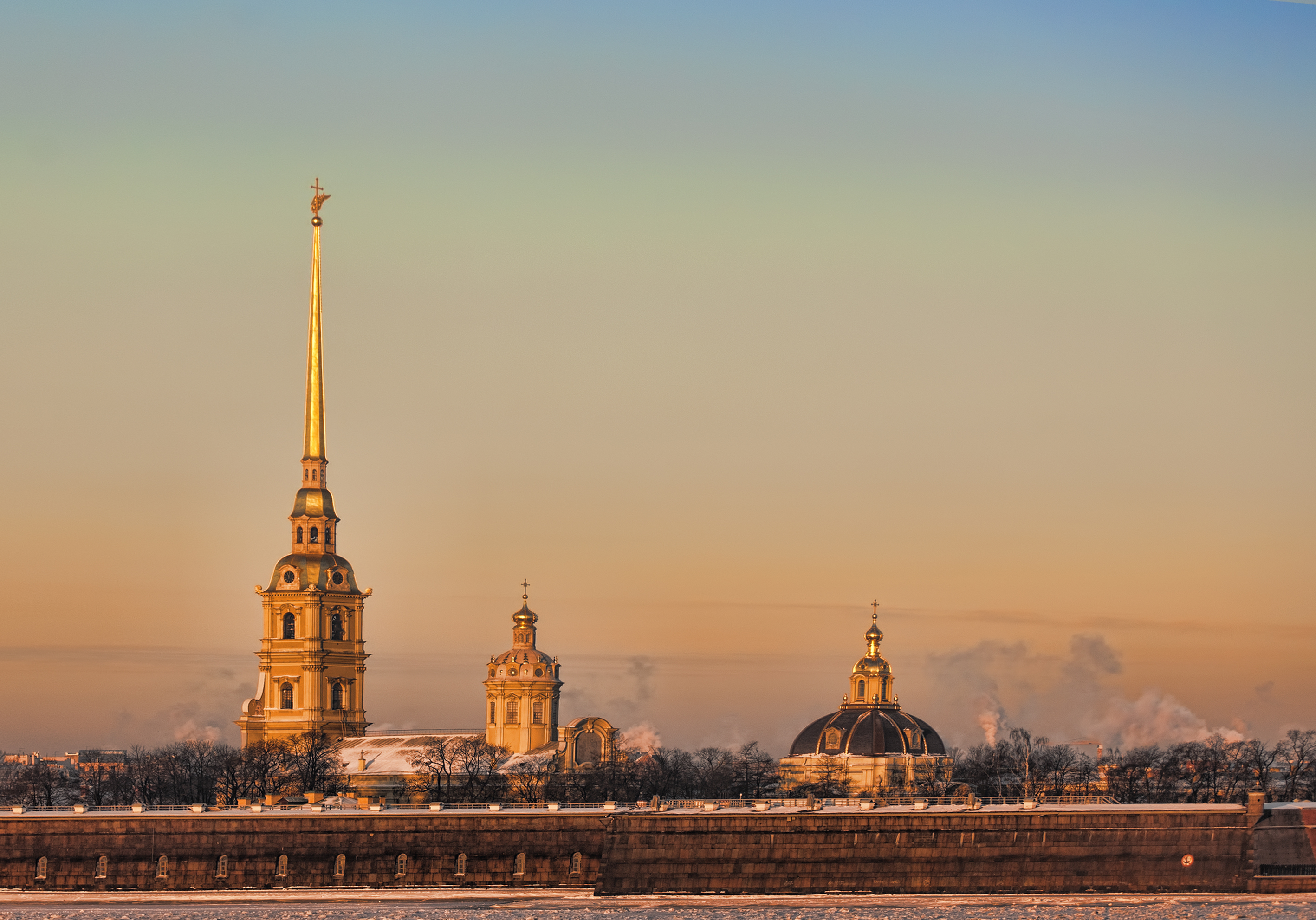 the-fortess-of-peter-the-great-in-morning-winter-sun