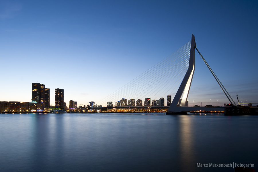 blue-hour-in-rotterdam