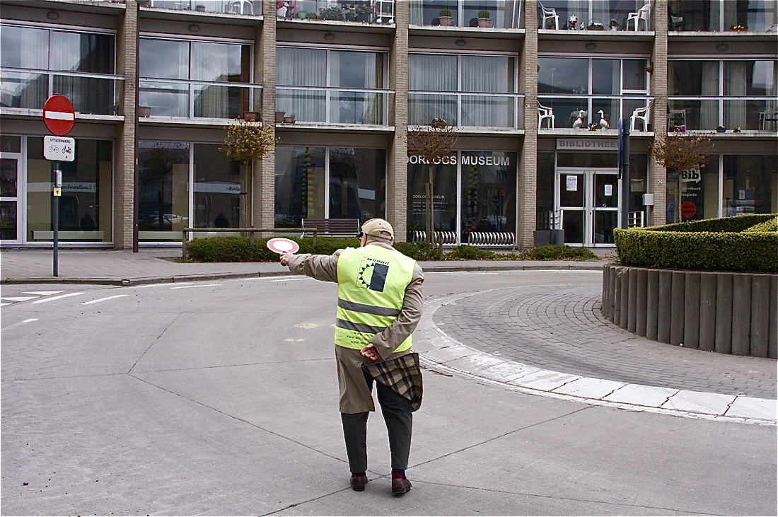 seingever-wielerkoers-aan-het-oorlogsmuseum-in-hooglede