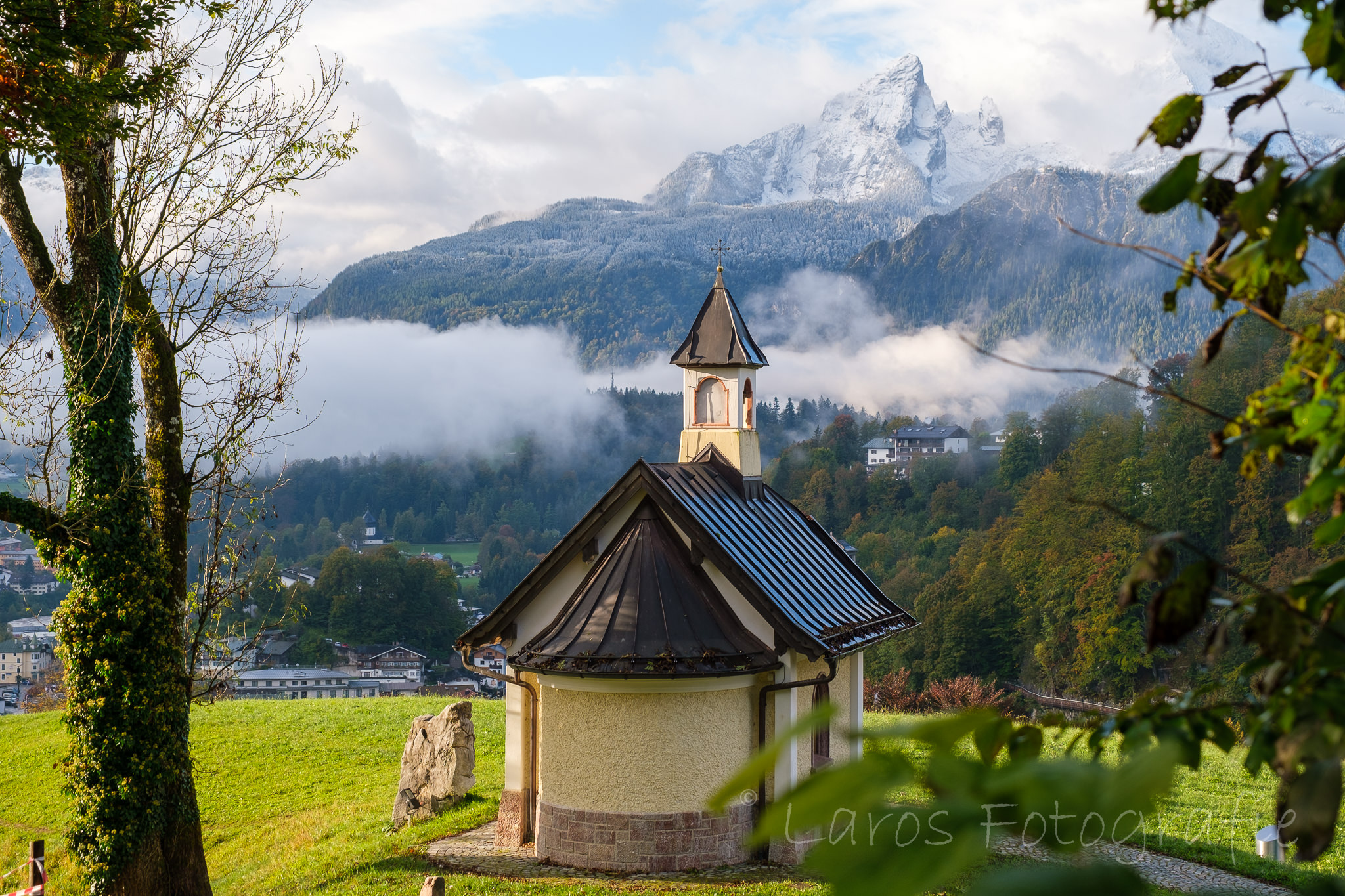 kapel-kijkt-uit-op-de-watzmann
