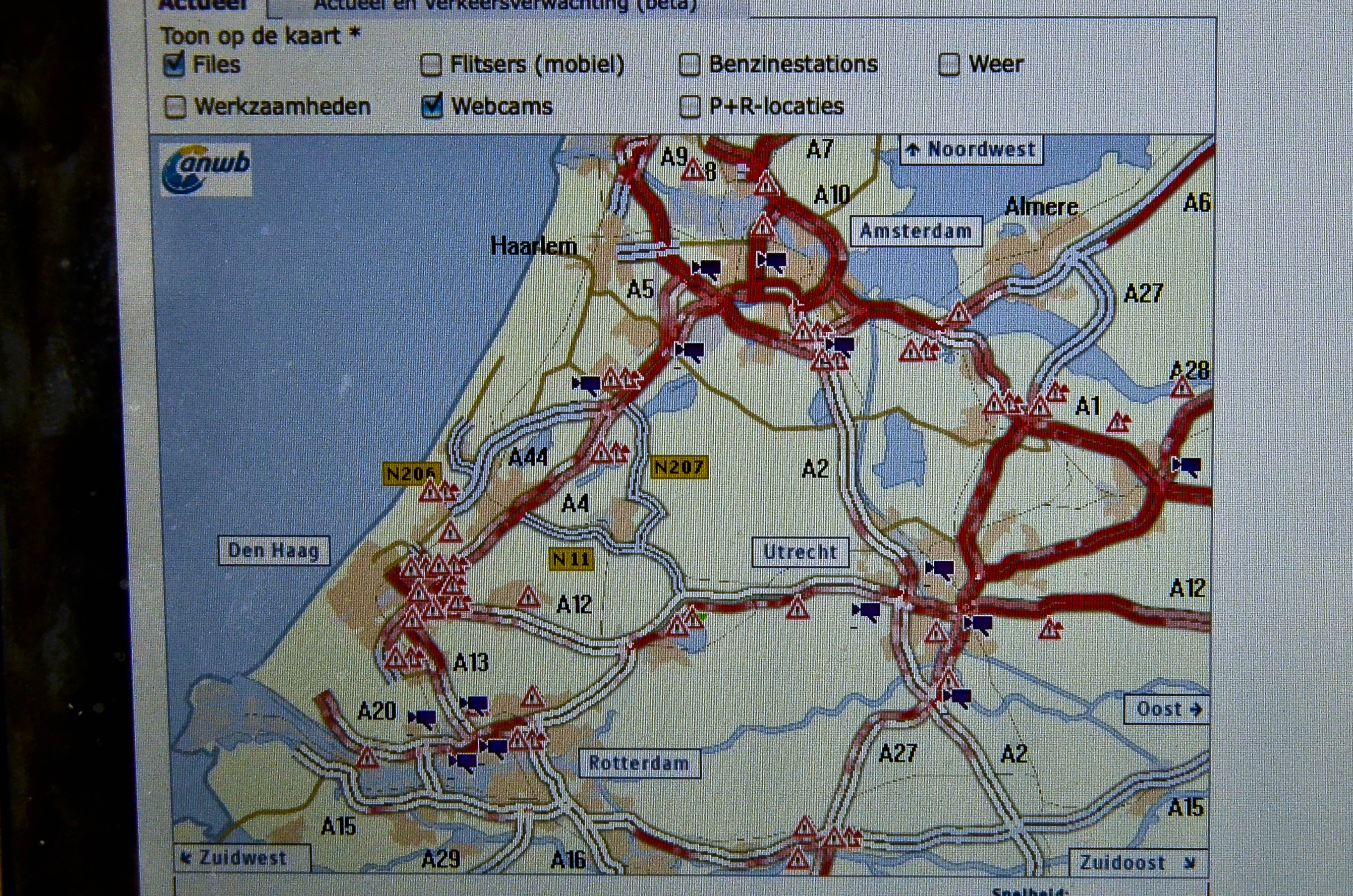 rode-strepen-van-de-sneeuw