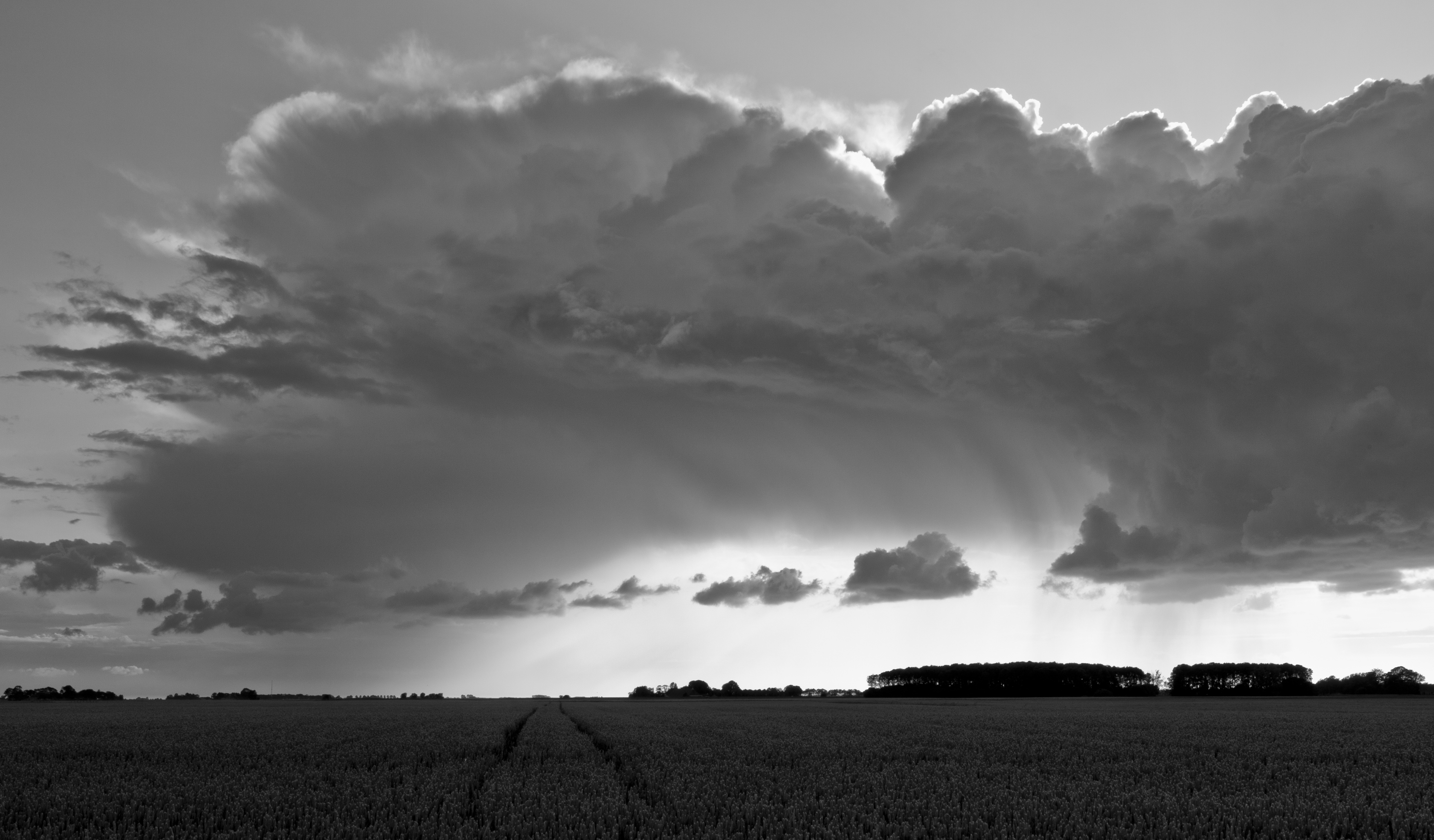 donderwolk-boven-saaksum
