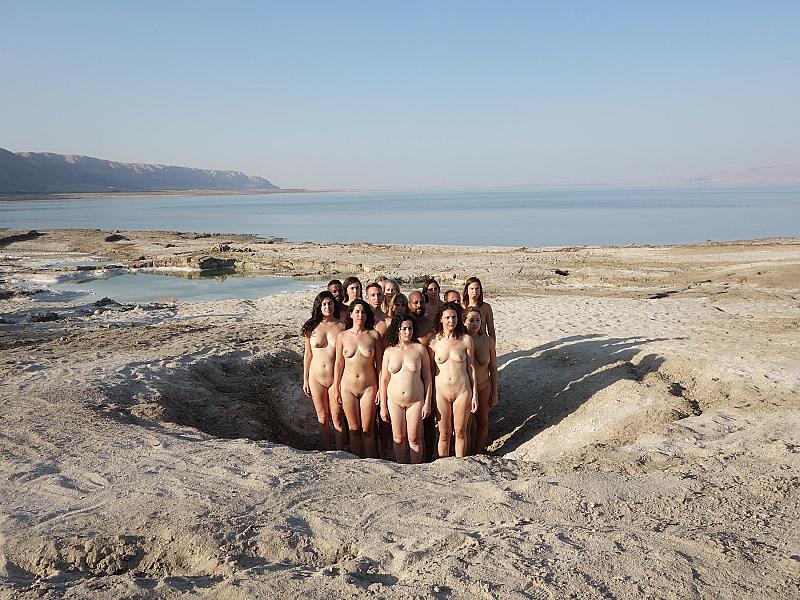 naakt-voor-een-goed-doel-spencer-tunick