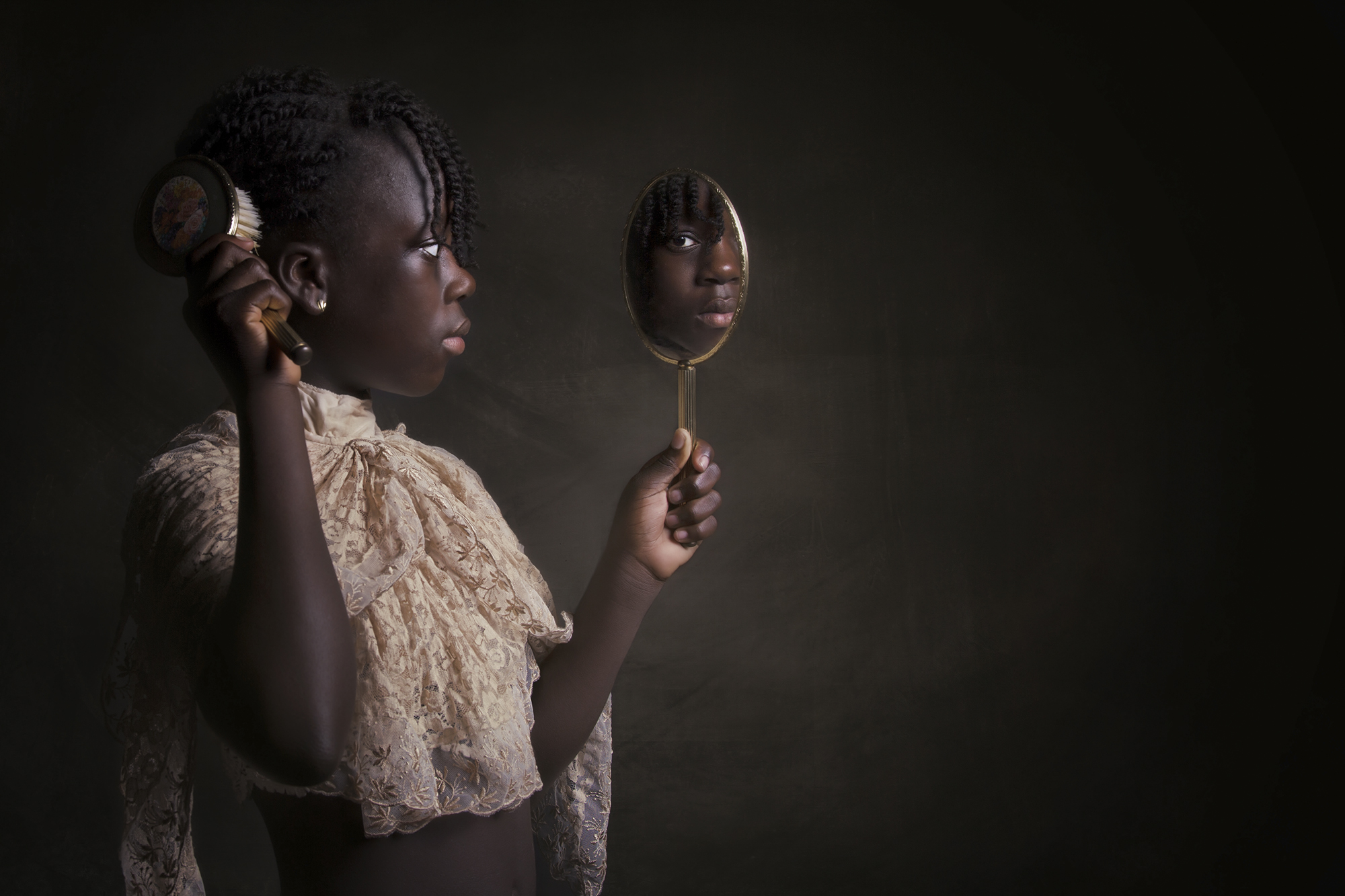 in-de-spotlight-mirror-mirror-in-my-hand-van-carola-kayen-mouthaan