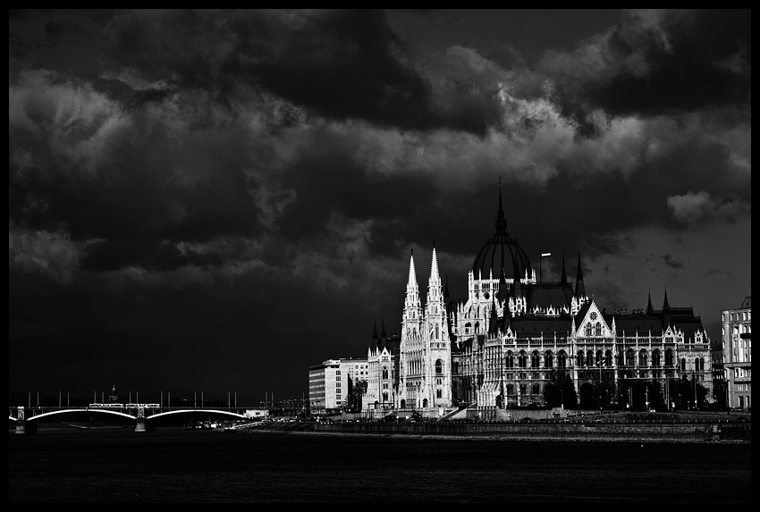 voor-de-storm-boedapest