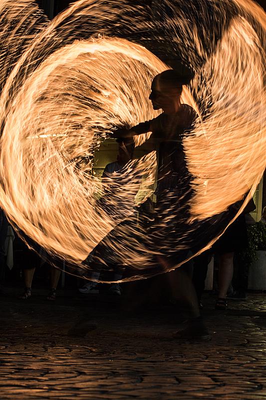 in-de-spotlight-fire-repetition-van-jord-stijsiger