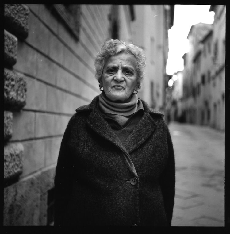 woman-walking-in-the-street