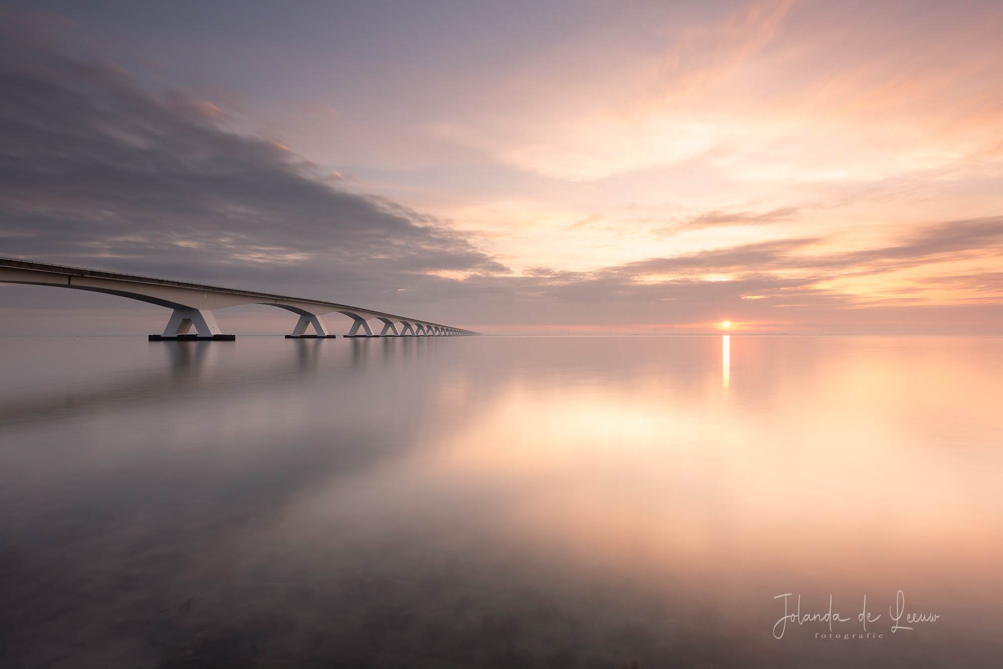 zonsopkomst-aan-de-zeelandbrug