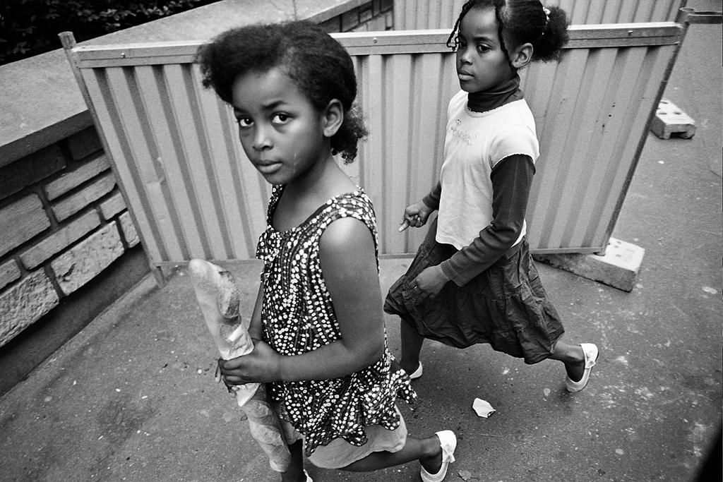 kids-streets-of-paris