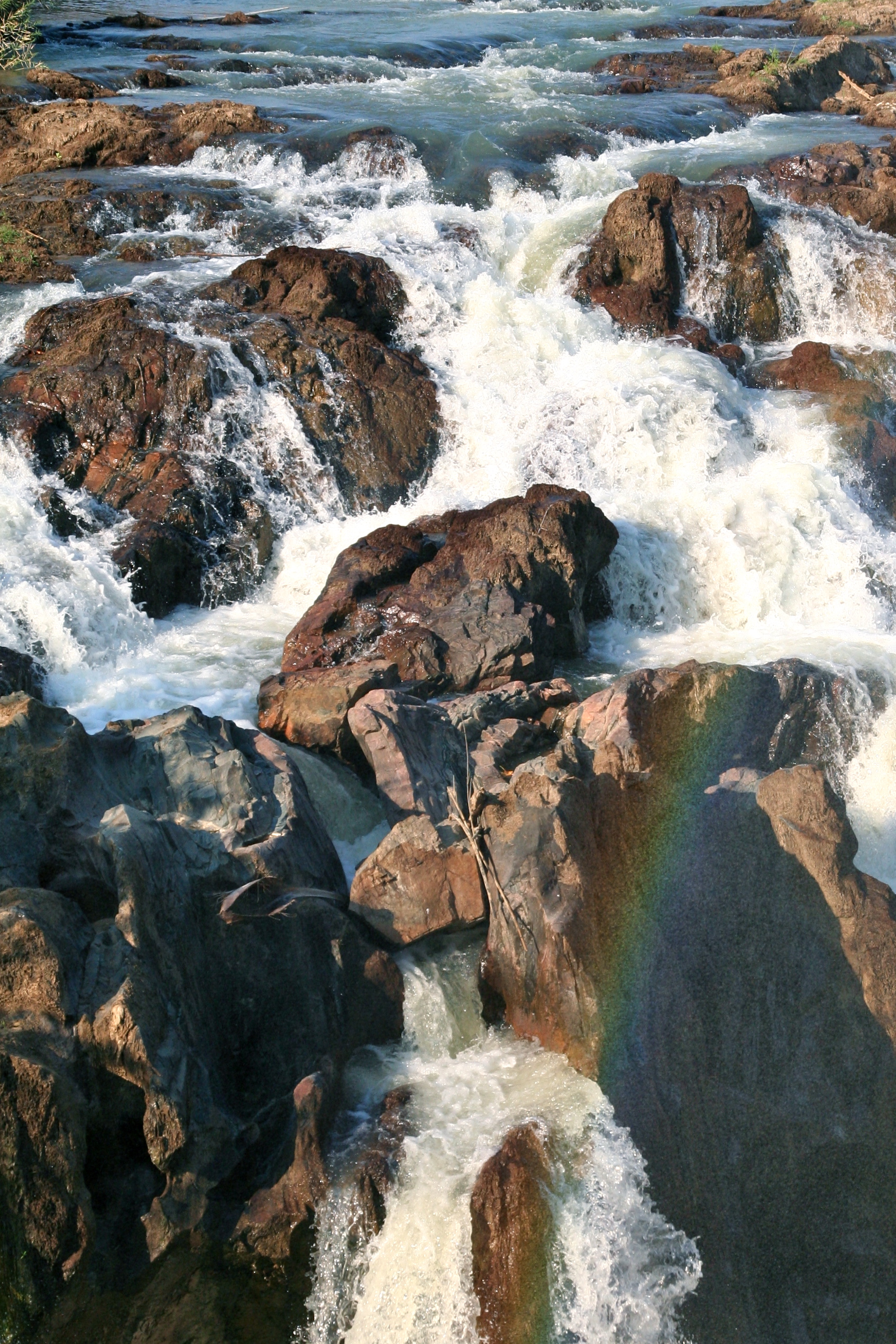 regenboog-in-waterval