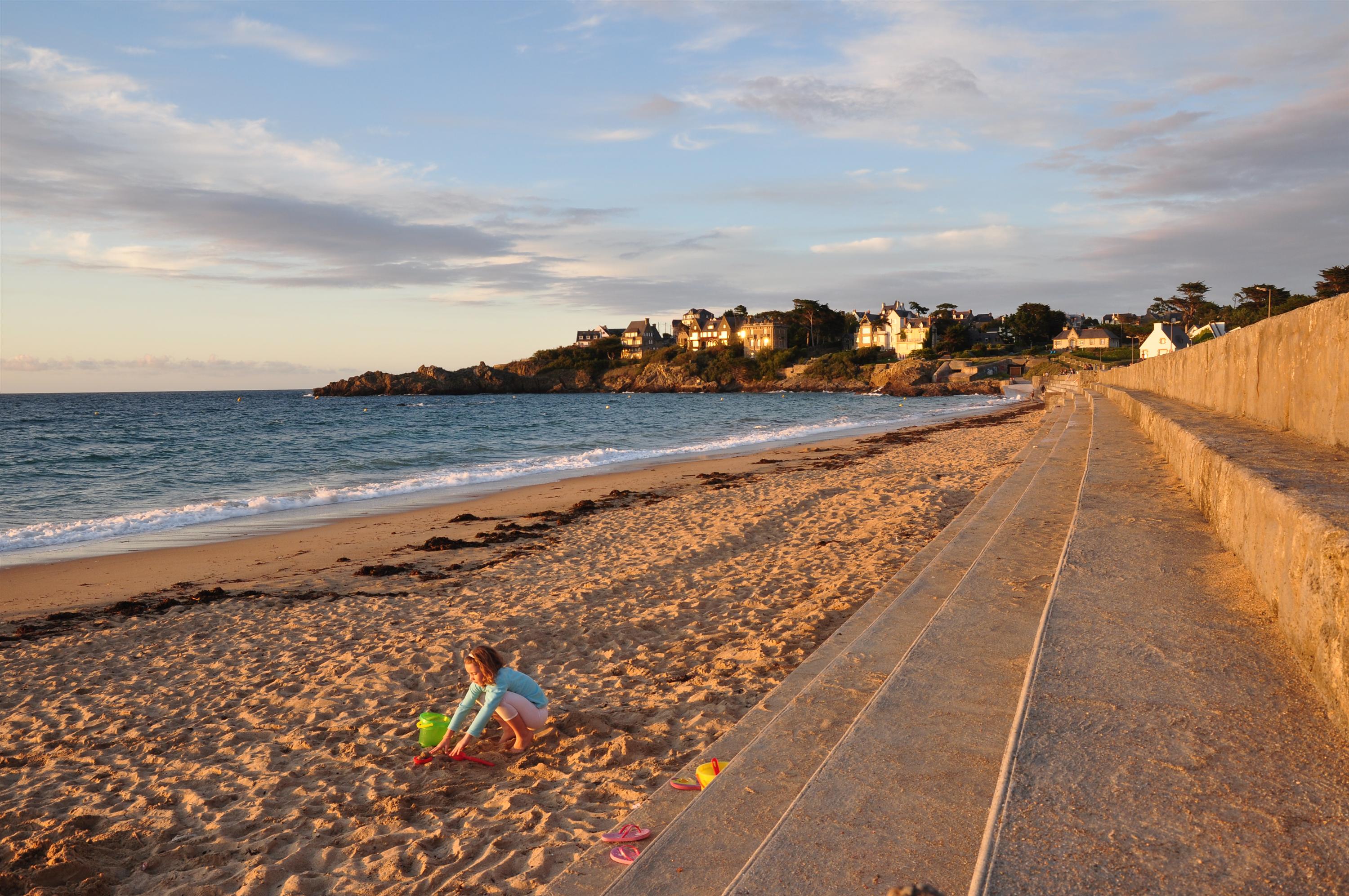 strand-in-de-avond-bretagne