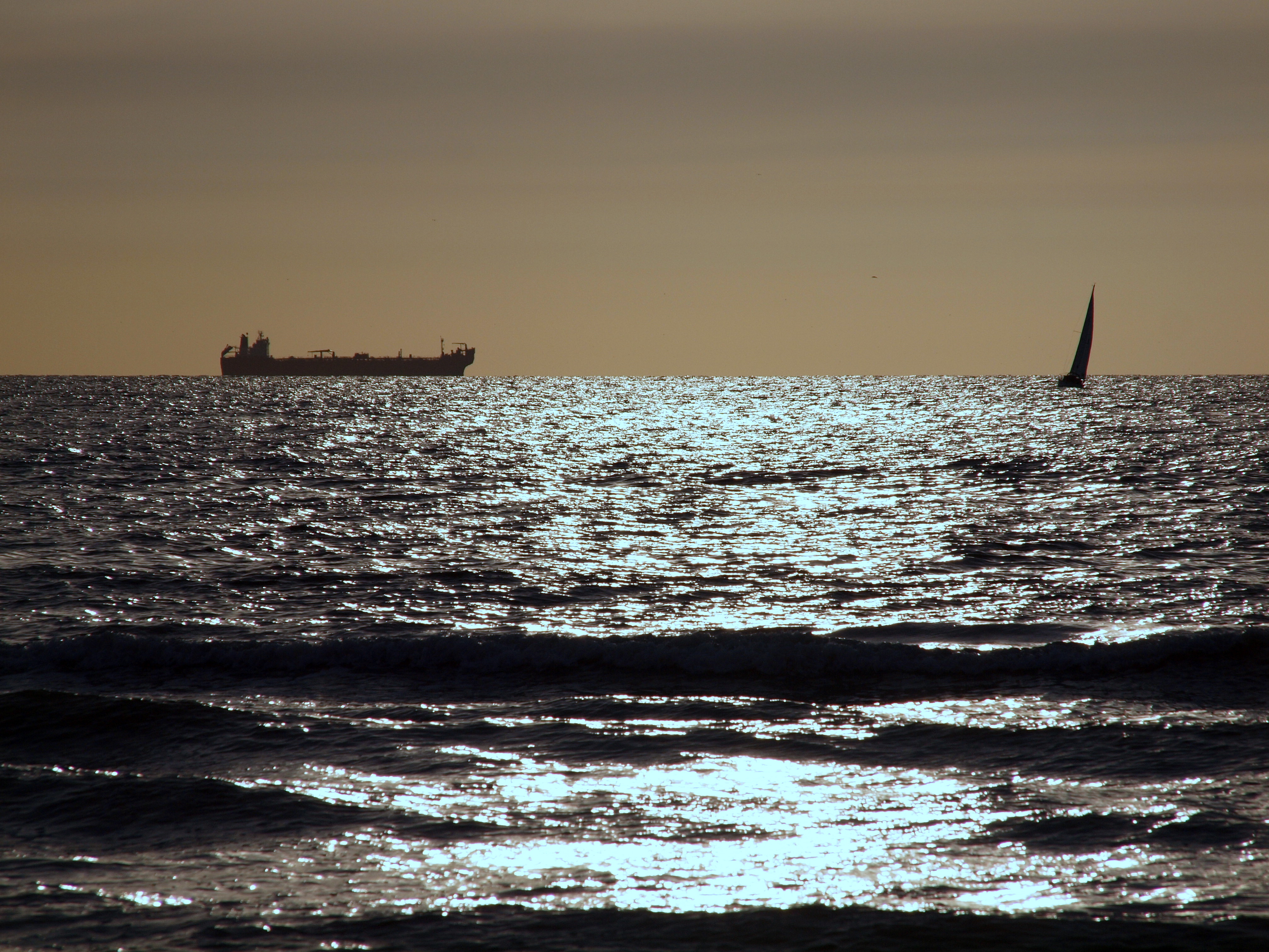 avond-valt-over-het-water