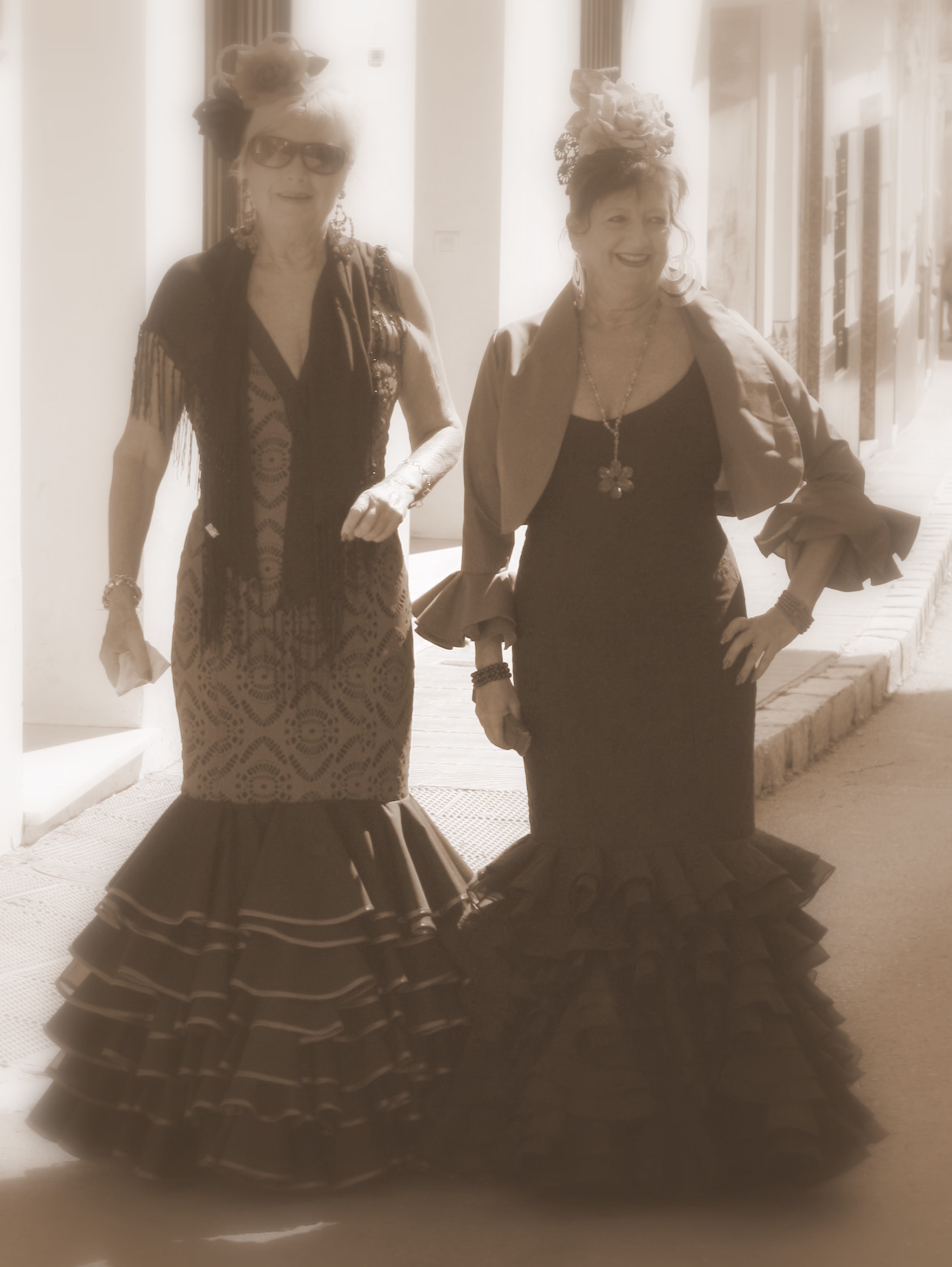 two-spanish-ladies