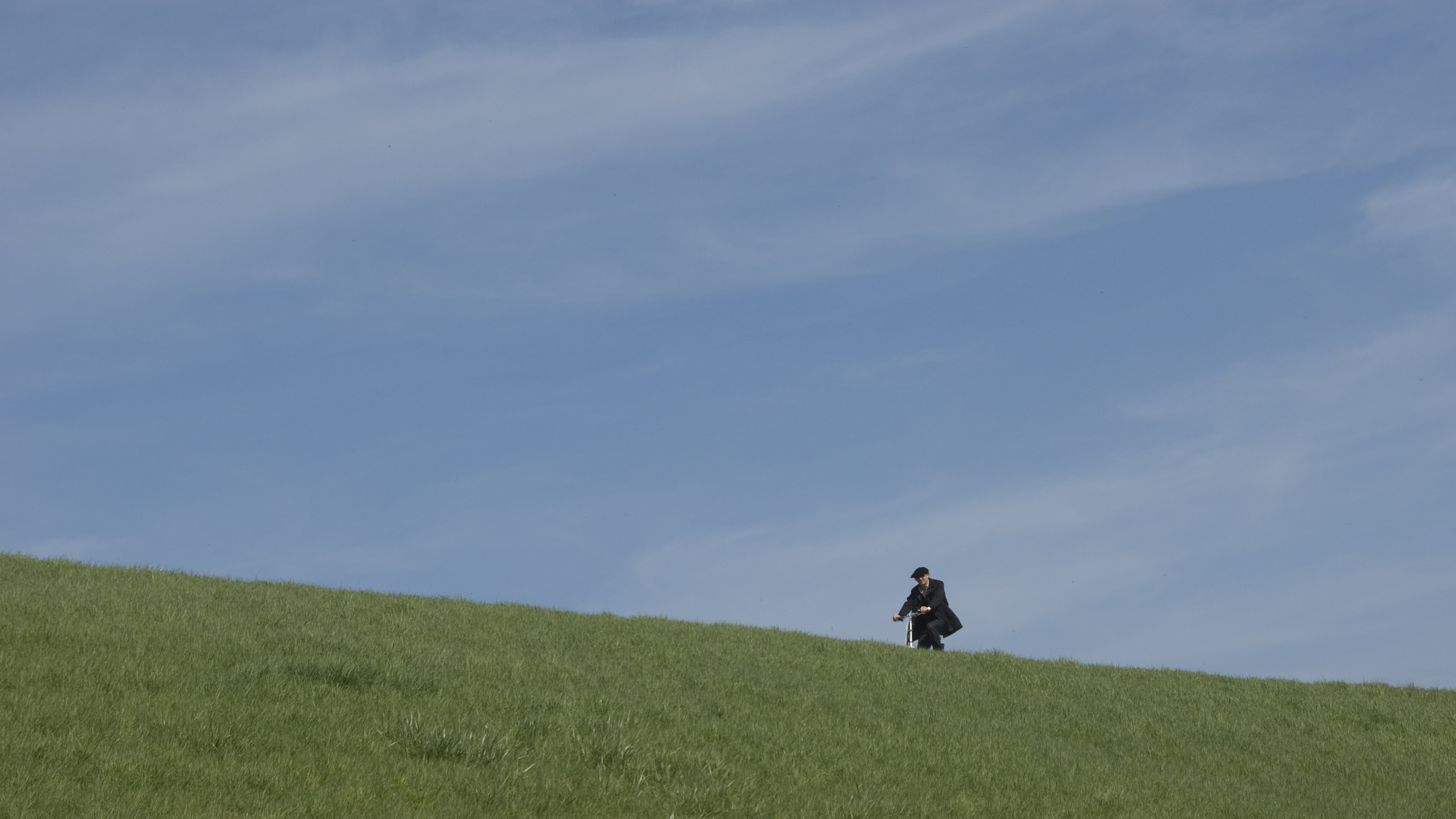 fietser-op-de-dijk-bij-breskens