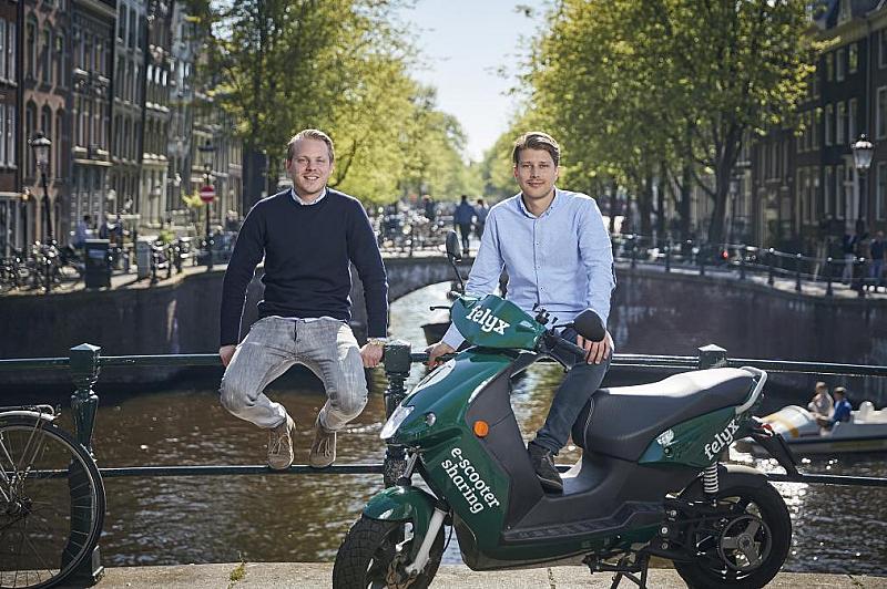elektrische-deelscooterdienst-felyx-breidt-uit-naar-rotterdam
