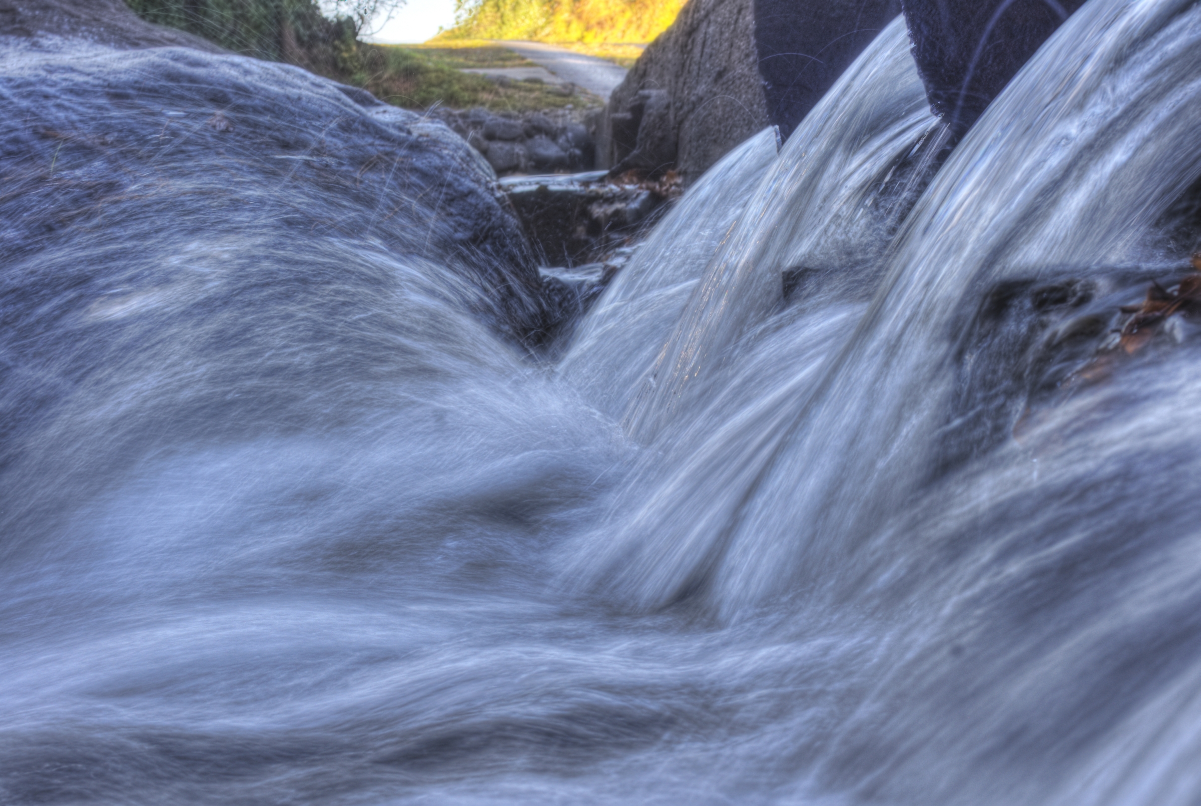 water-het-komt-de-spuigaten-uit