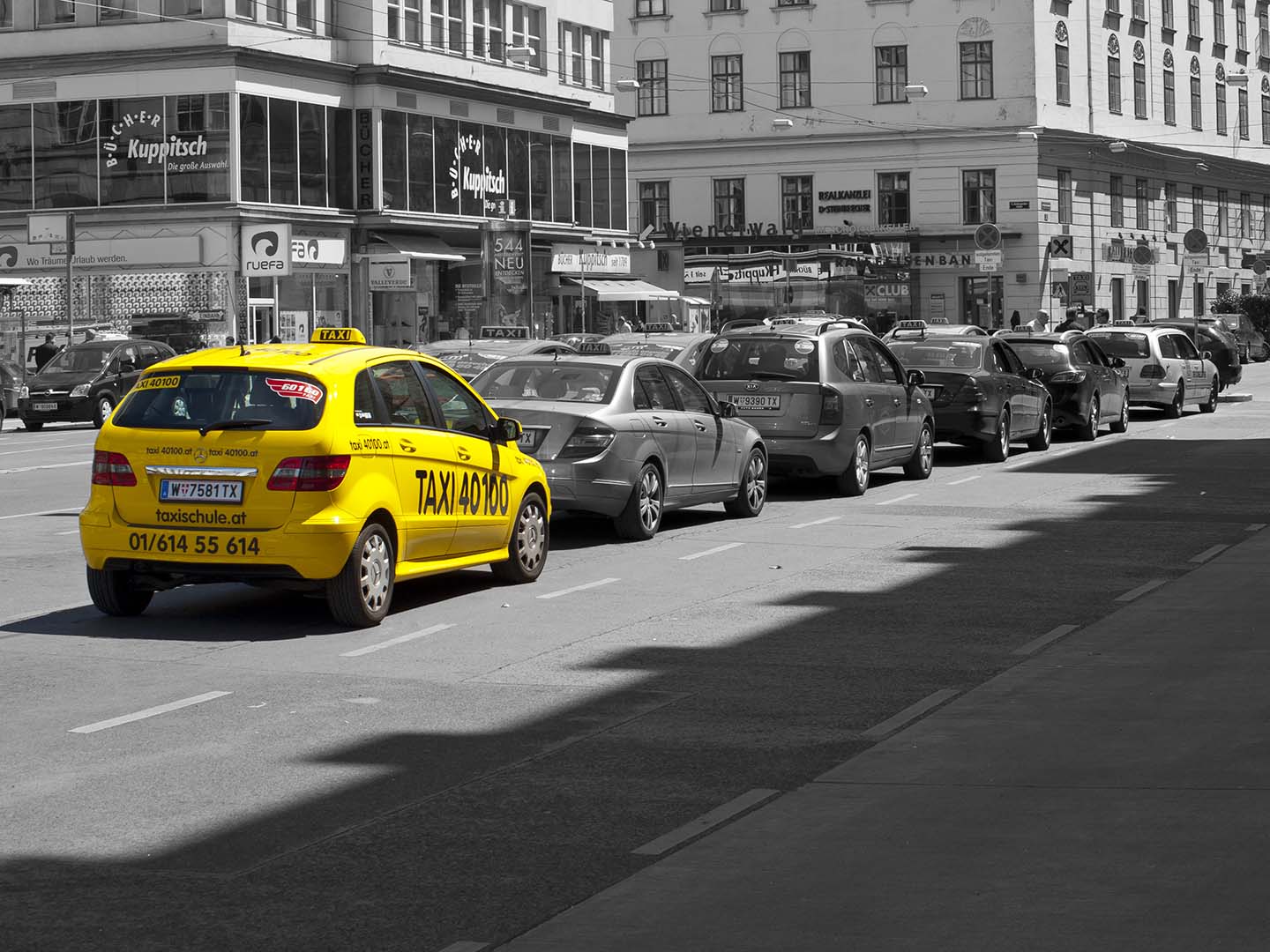 wien-yellow-cab