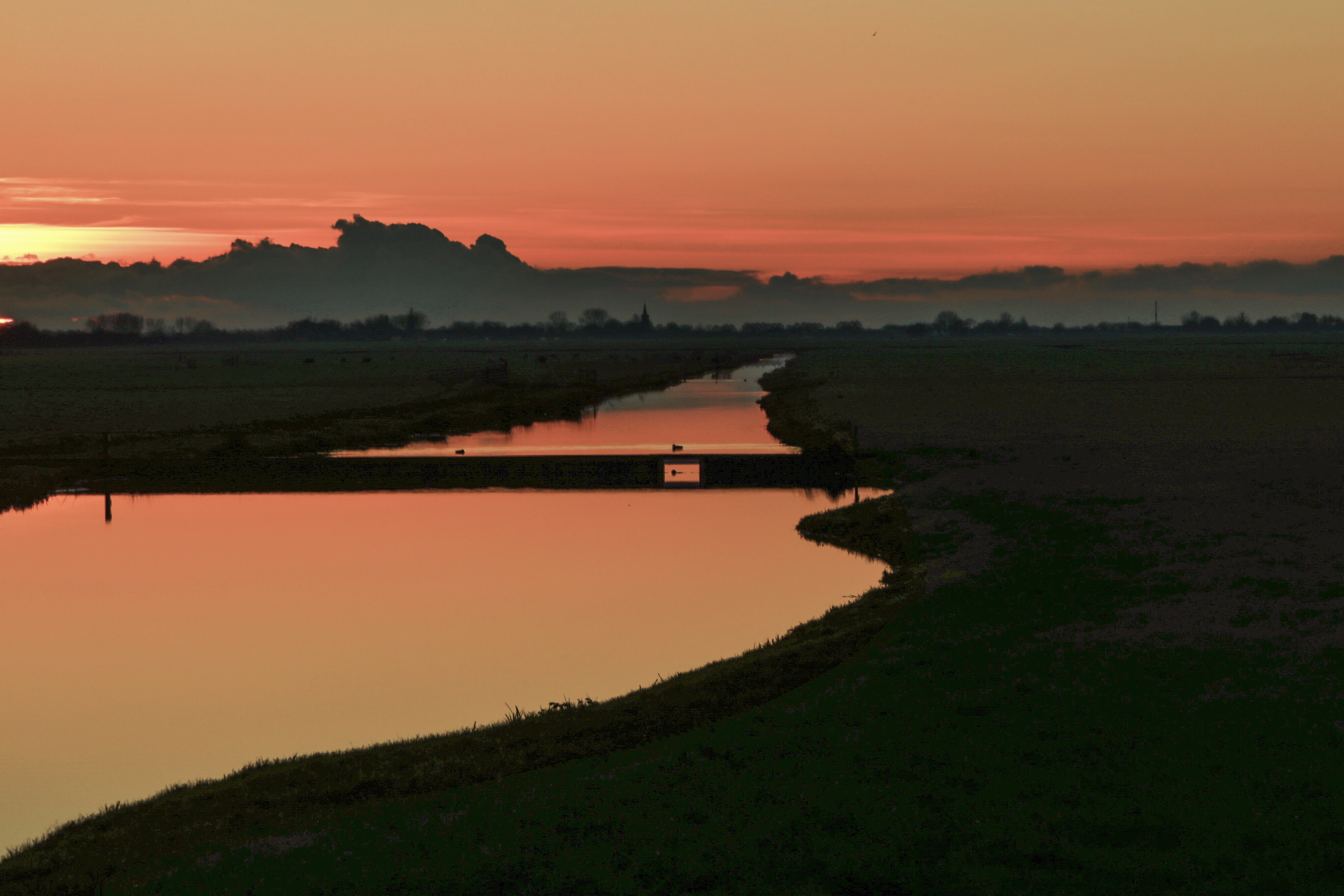 zonsondergang-in-de-polder