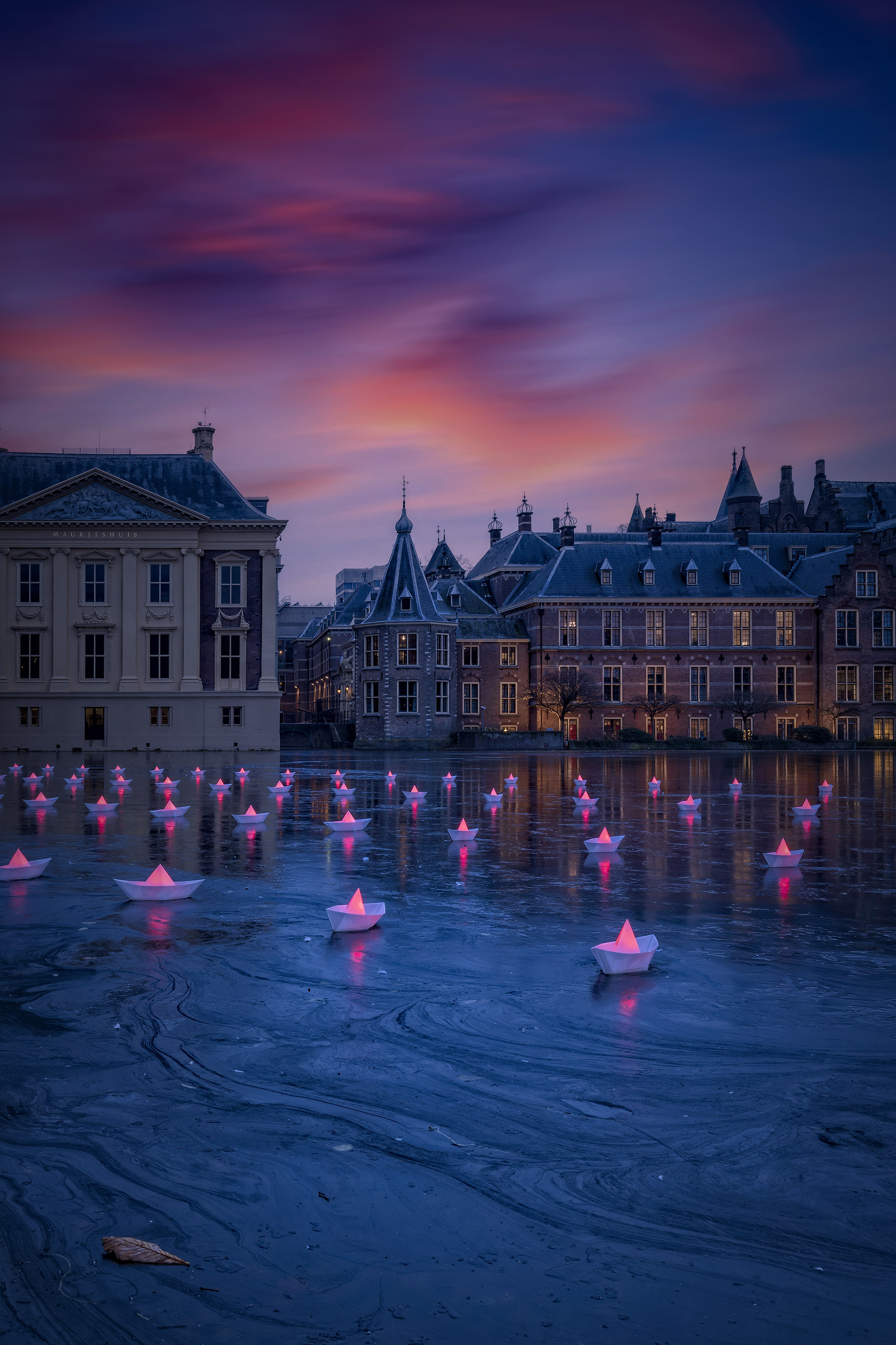 interactief-lichtkunstwerk-in-de-hofvijver-als-onderdeel-van-the-hague