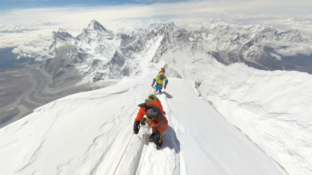 beklimming-mount-everest-360-graden-vastgelegd