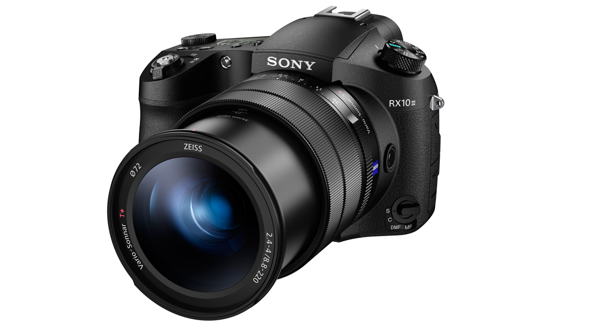 sony-voorziet-rx10-iii-van-lichtsterk-objectief-van-effectief-24-600mm