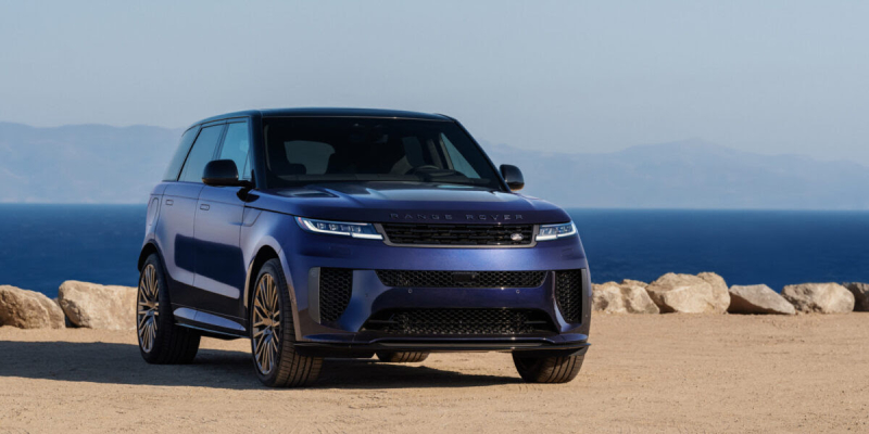 ongeevenaarde-glans-range-rover-ontwikkelt-spiegel-lakafwerking-voor-bespoke-personalisatie