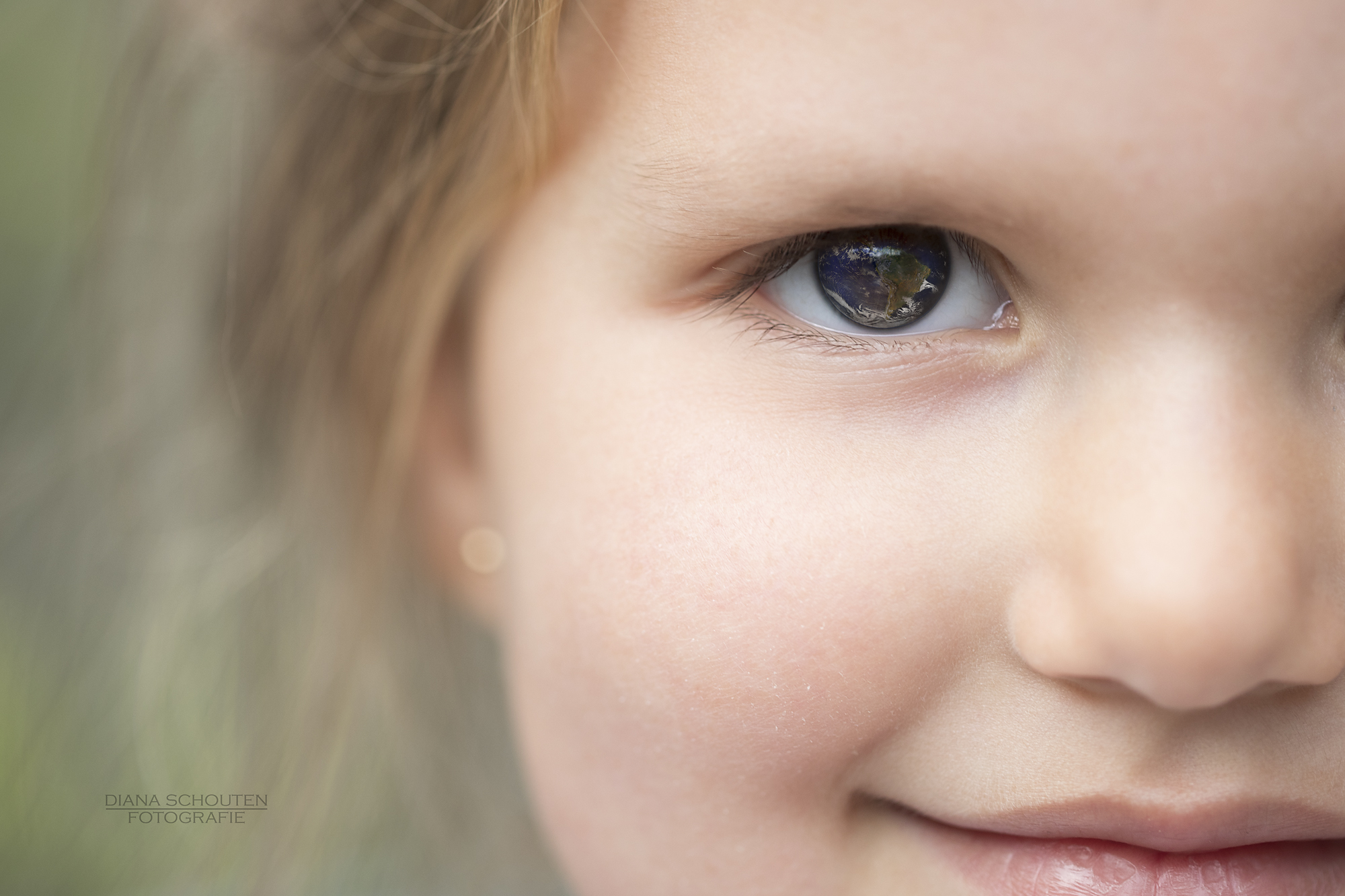 the-girl-with-the-world-in-her-eyes