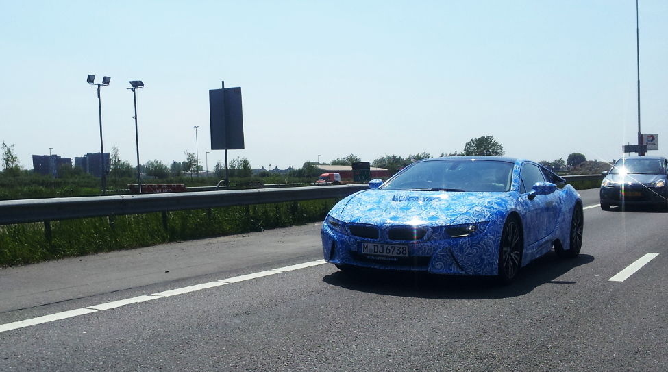gespot-bmw-i8-hybrid-fotos