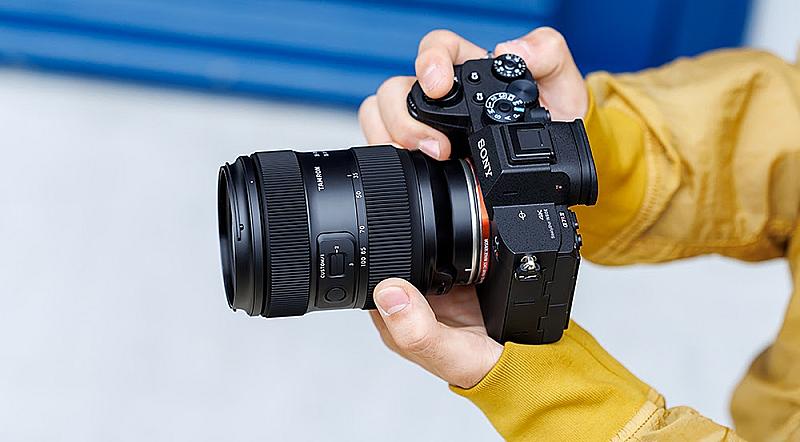 nieuw-tamron-35-100mm-f-28-di-iii-vxd-voor-full-frame-sony-fe-en-nikon-z