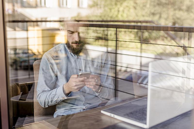 always-connected-laptops-beheers-je-5g-gebruik