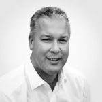 libelle-in-de-vroege-ochtend