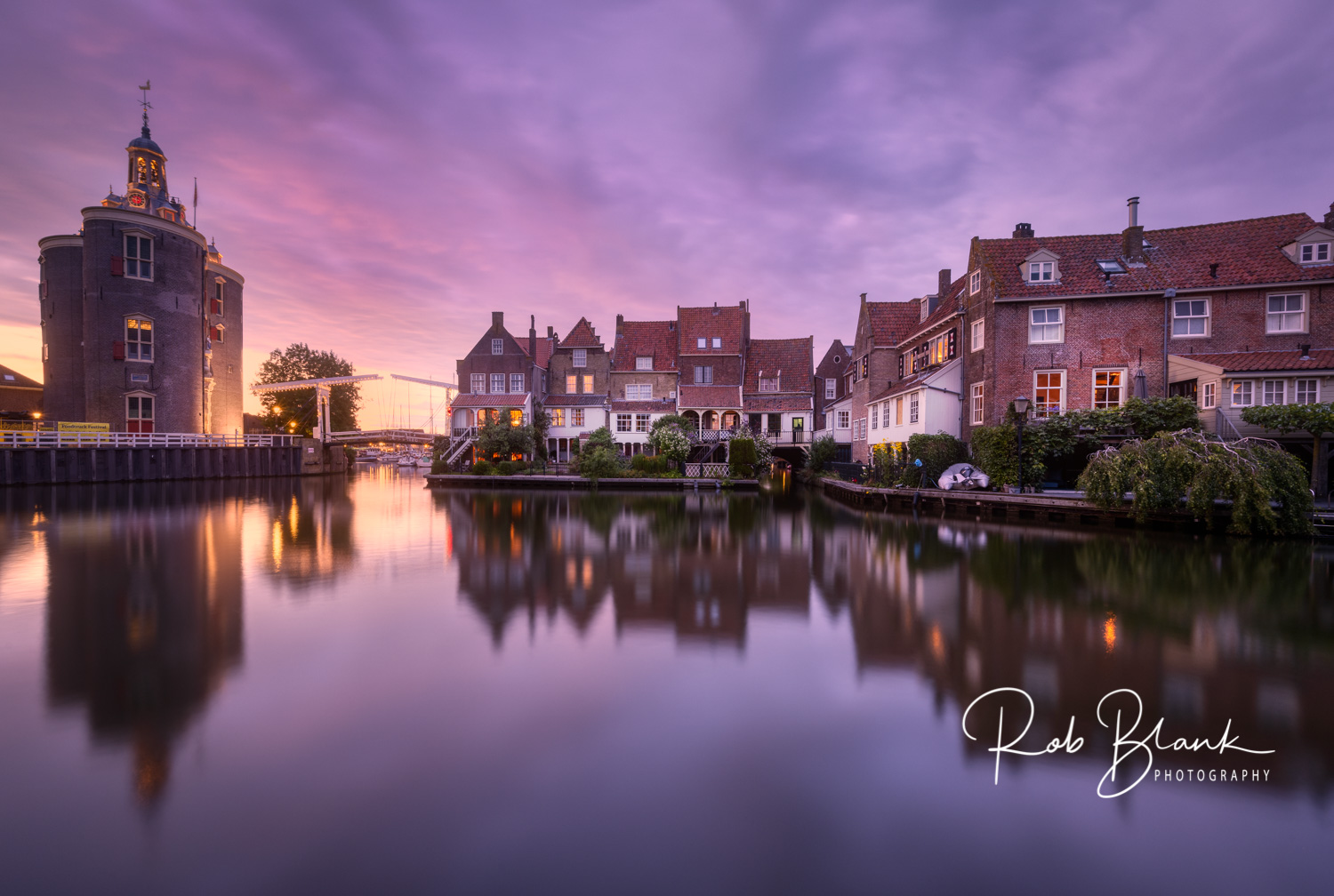 dromedaris-tijdens-de-zonsondergang