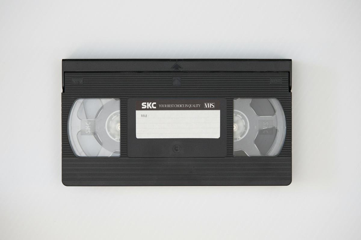 van-vhs-naar-digitaal-waarom-je-oude-videobanden-niet-moet-bewaren