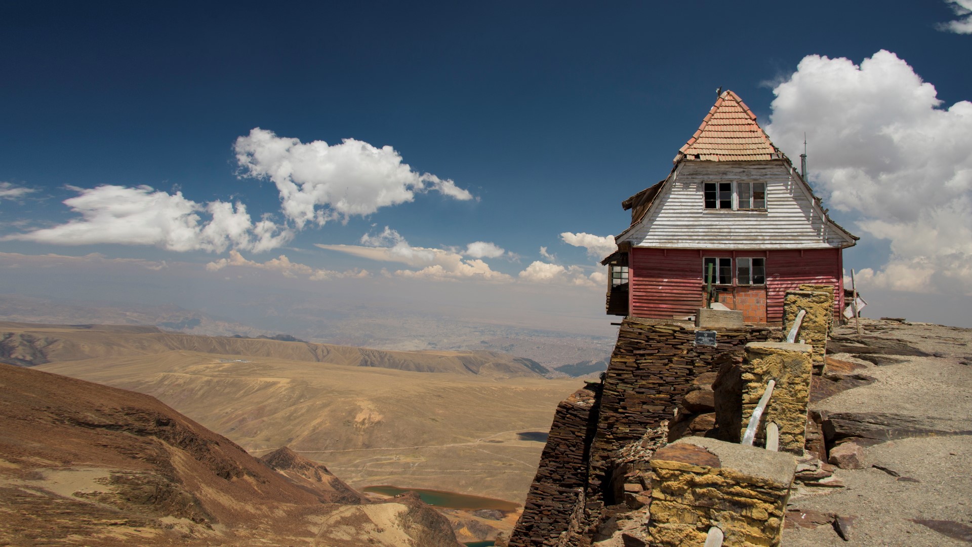 berghut-op-5300-m-hoogte