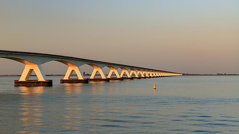 avondzon-op-de-zeelandbrug