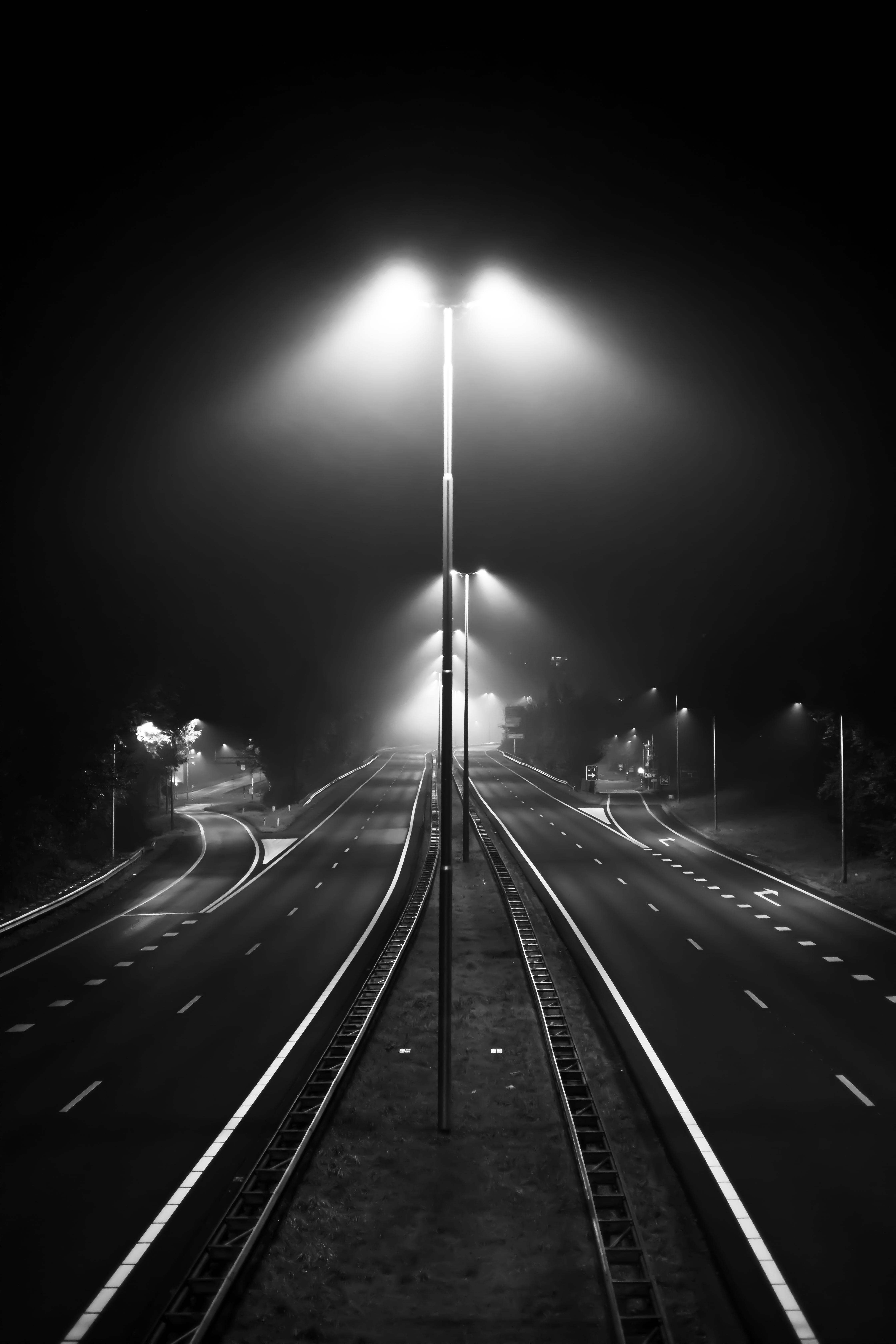 monochrome-midnight-motorway