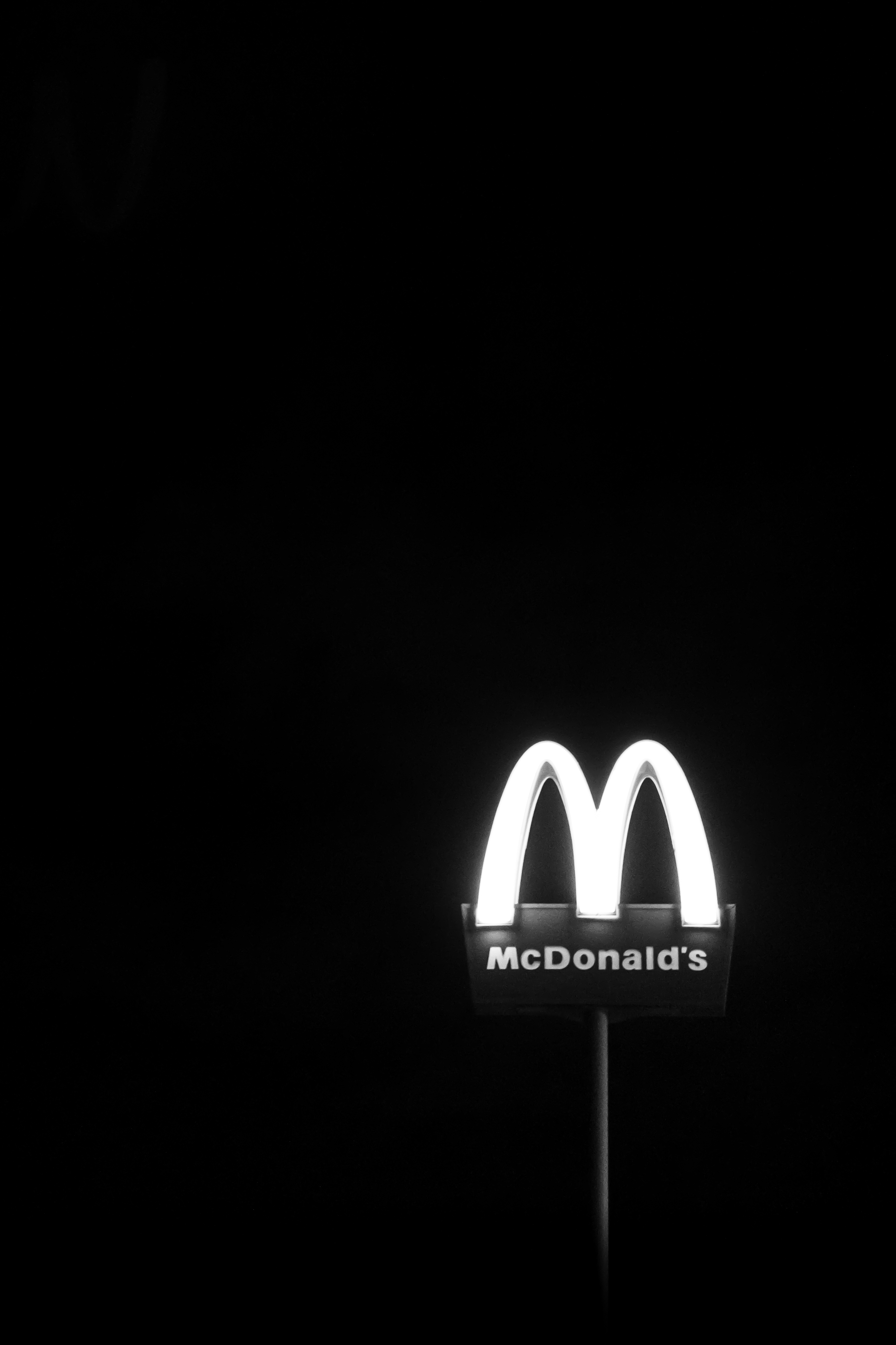 monochrome-maccas-calling