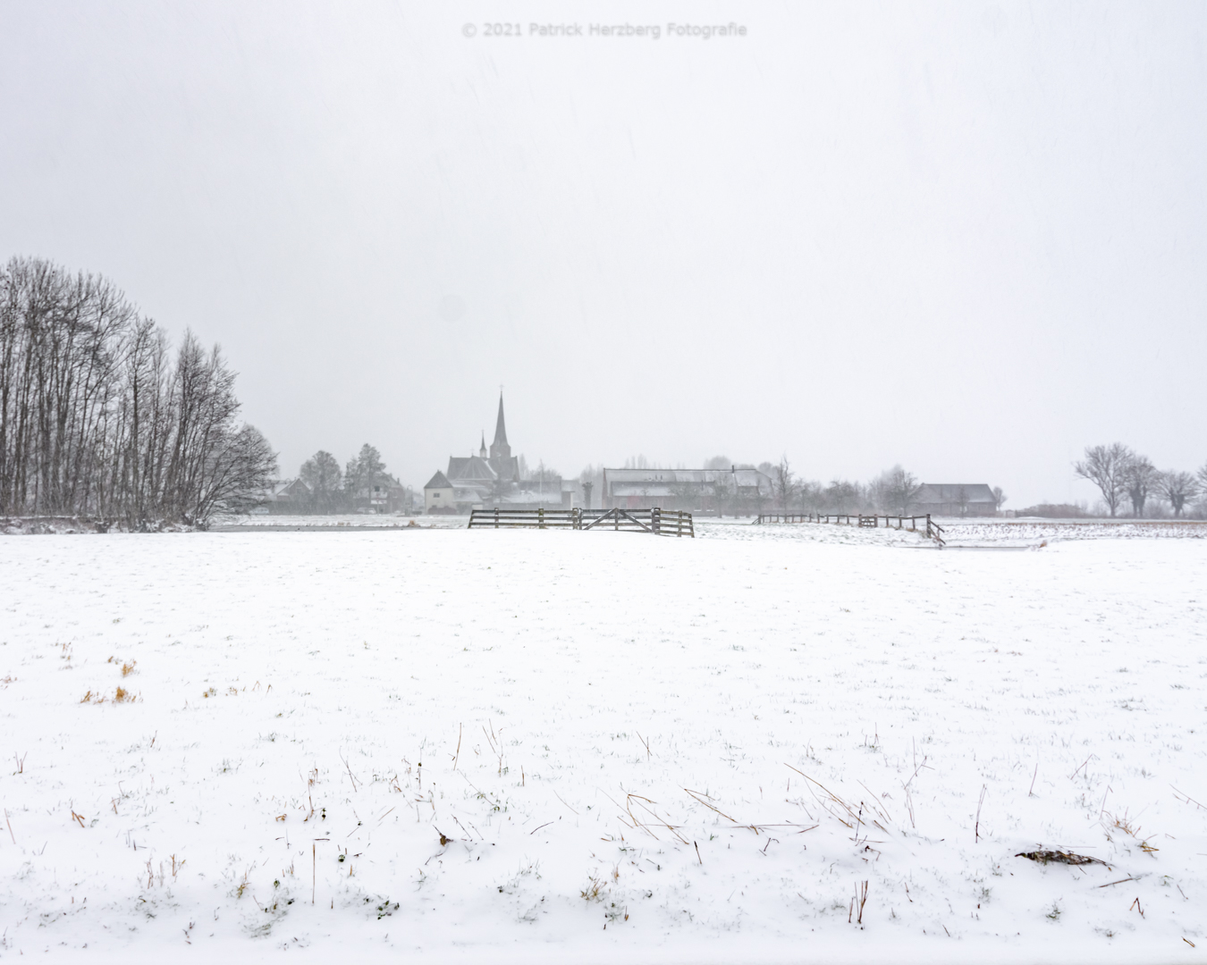 koudekerk-in-de-sneeuw