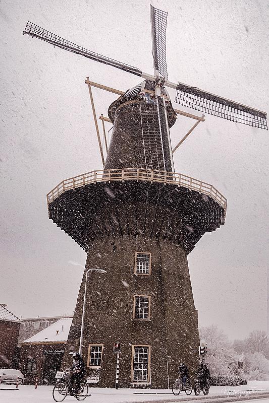 fietsers-in-de-sneeuw