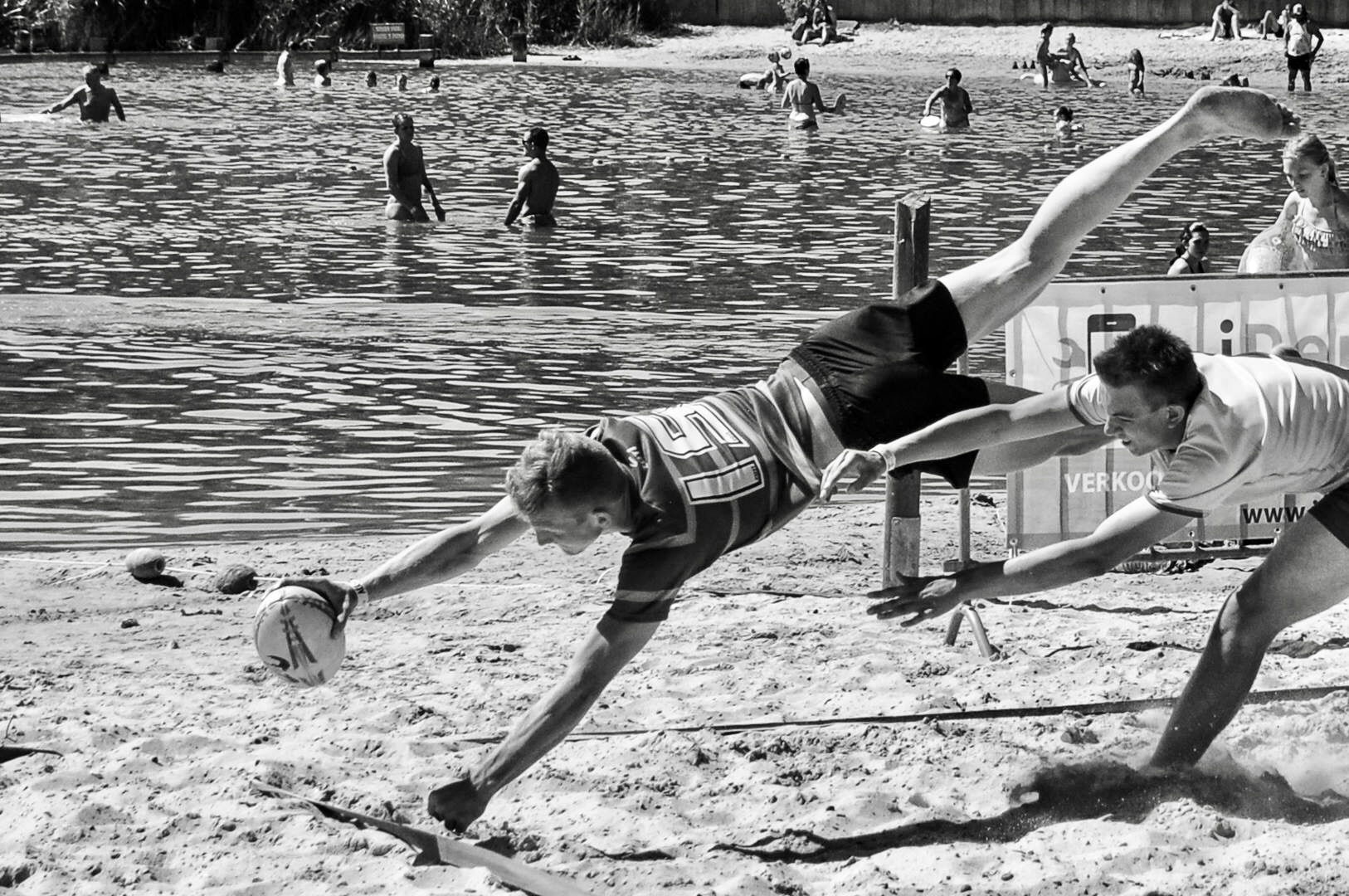 beachrugby-aan-de-waterlijn