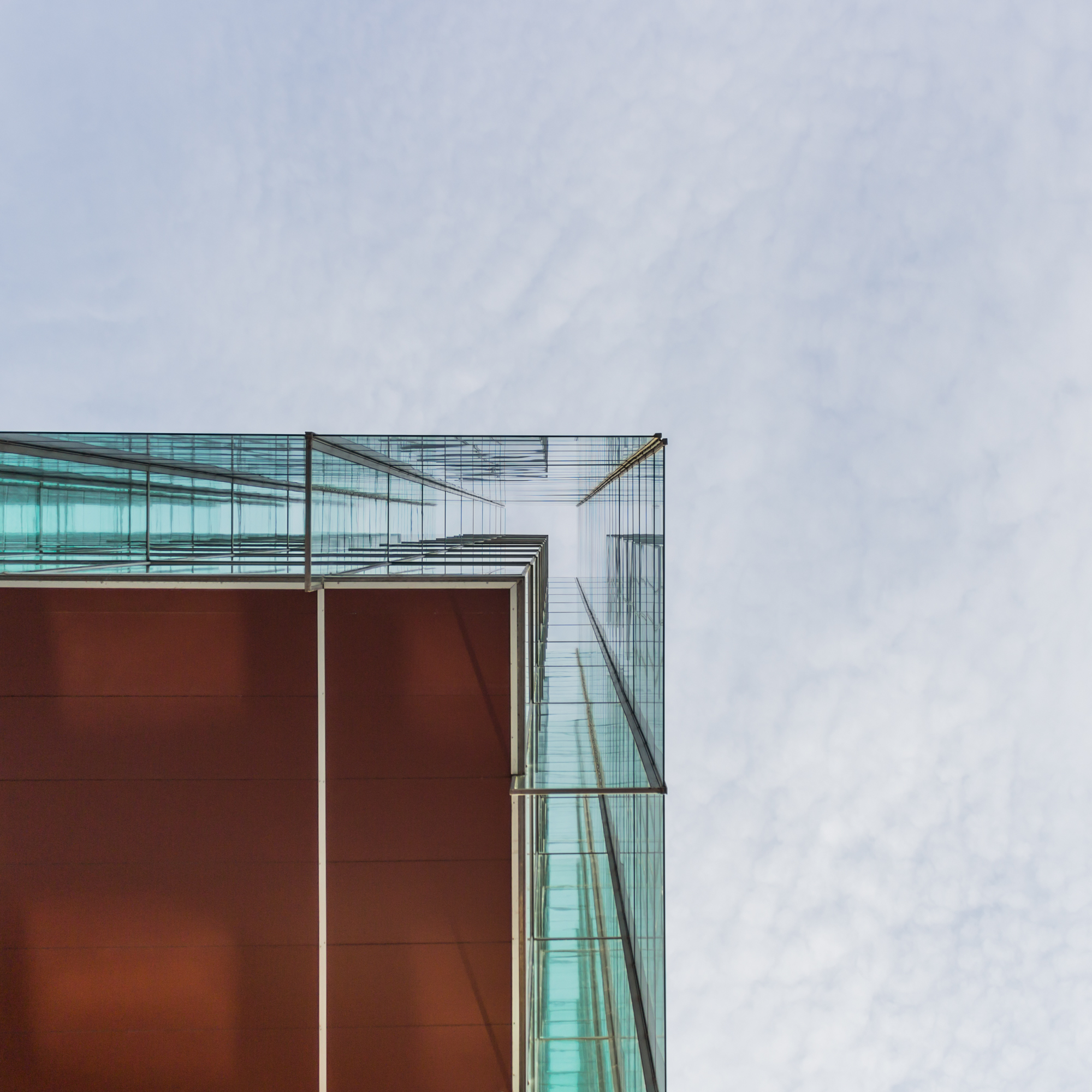 a-trav%C3%A9s-de-la-fachada