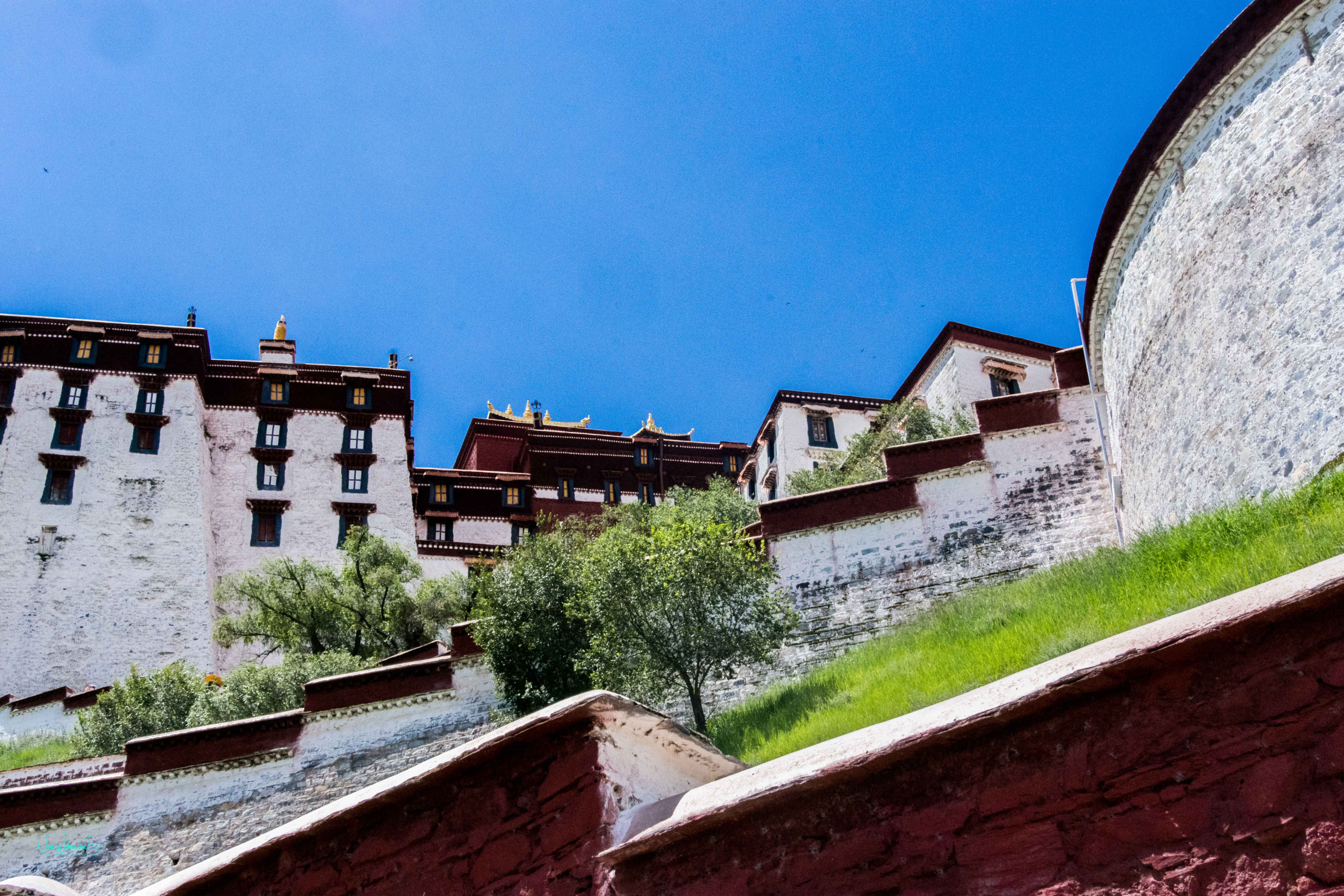 potala-paleis-lhasa-tibet-achterzijde-bovendeel