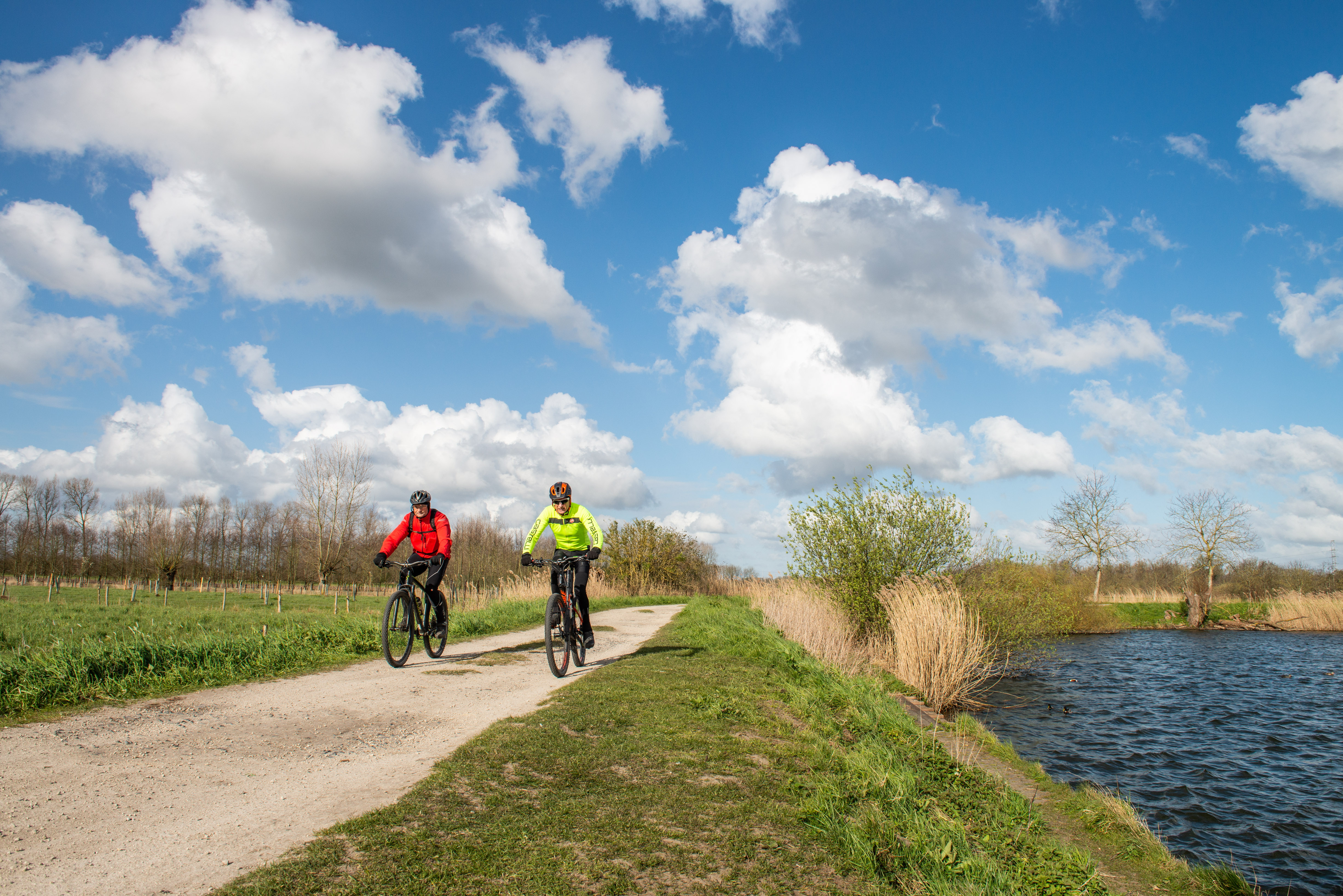 weerbeeld-met-fietsers