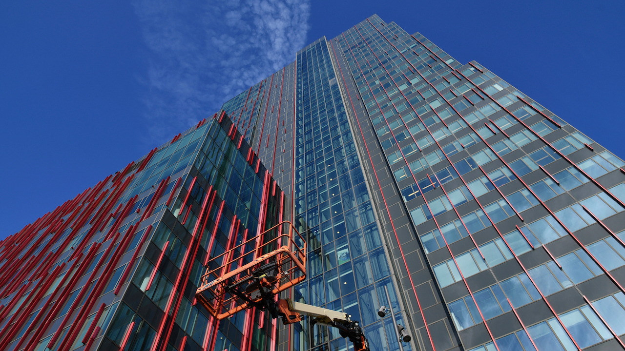 almere-wtc-windows-to-teh-top