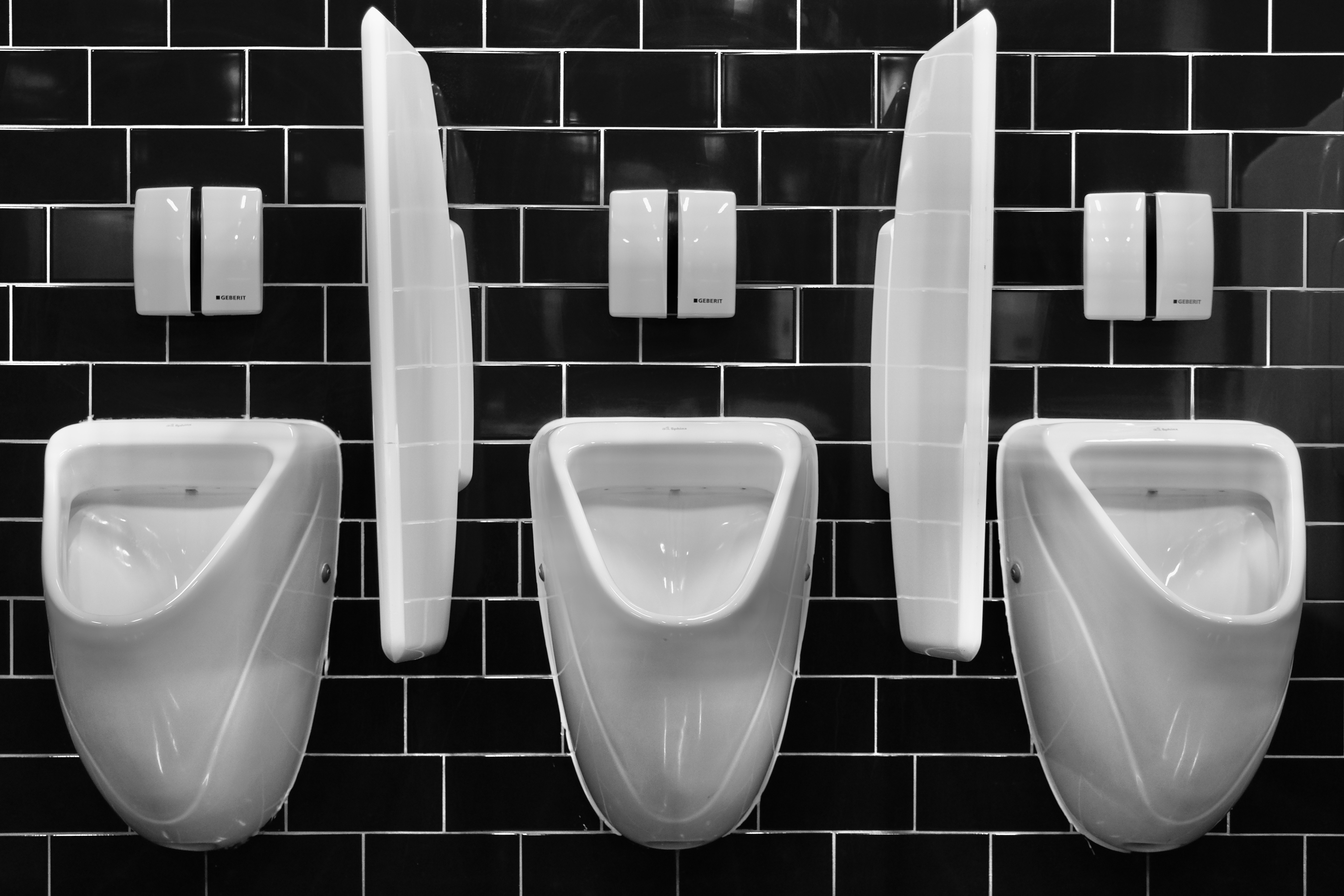 pissoir-pneumatique-sym%C3%A9trique