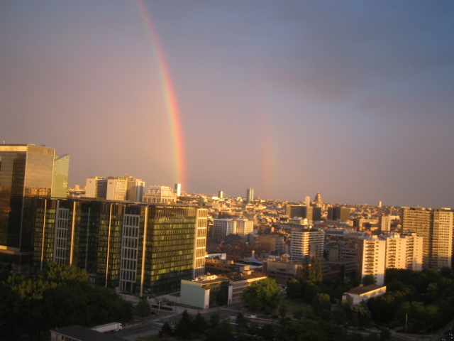 arc-en-ciel-boven-brussel