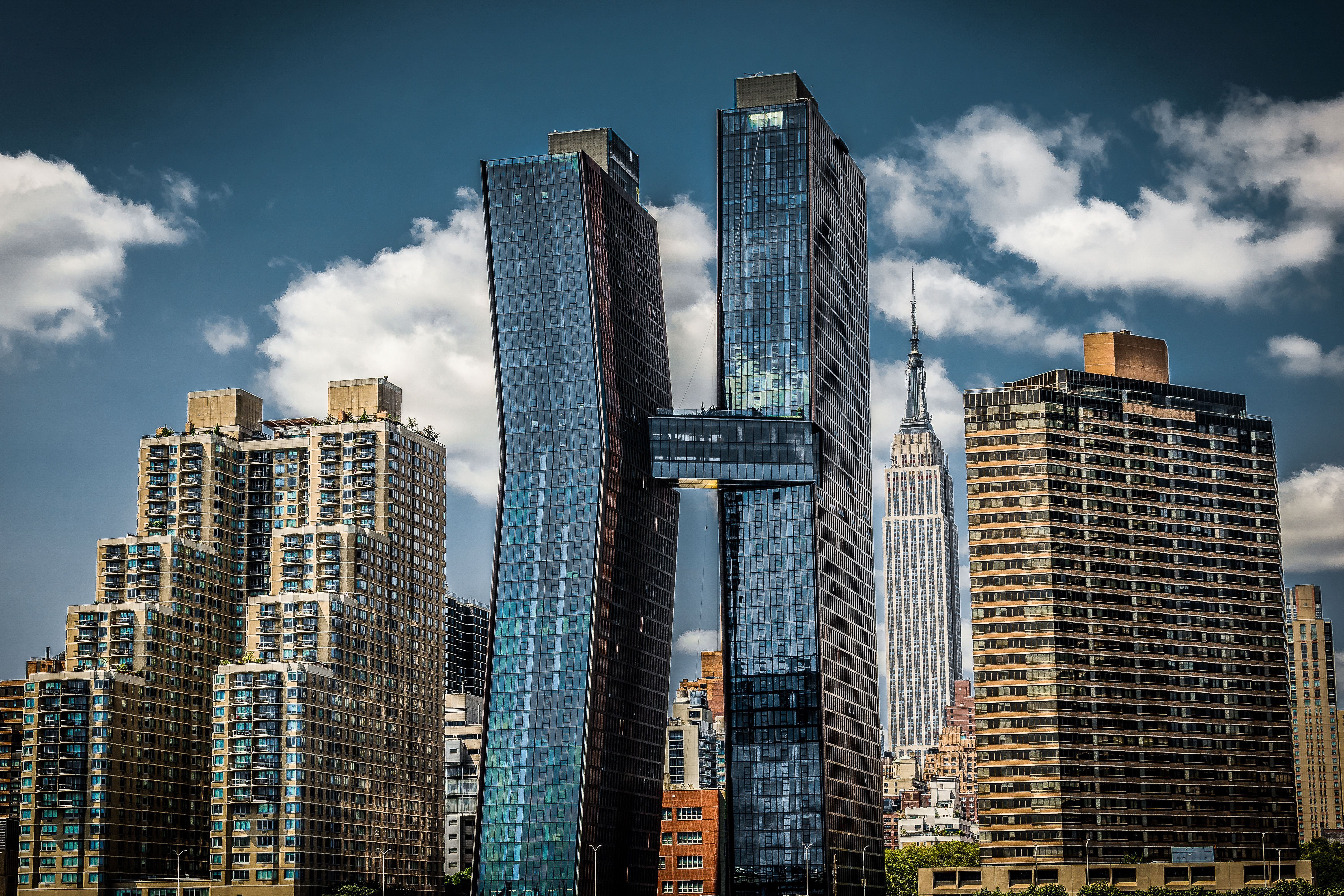 dancing-towers-manhatten